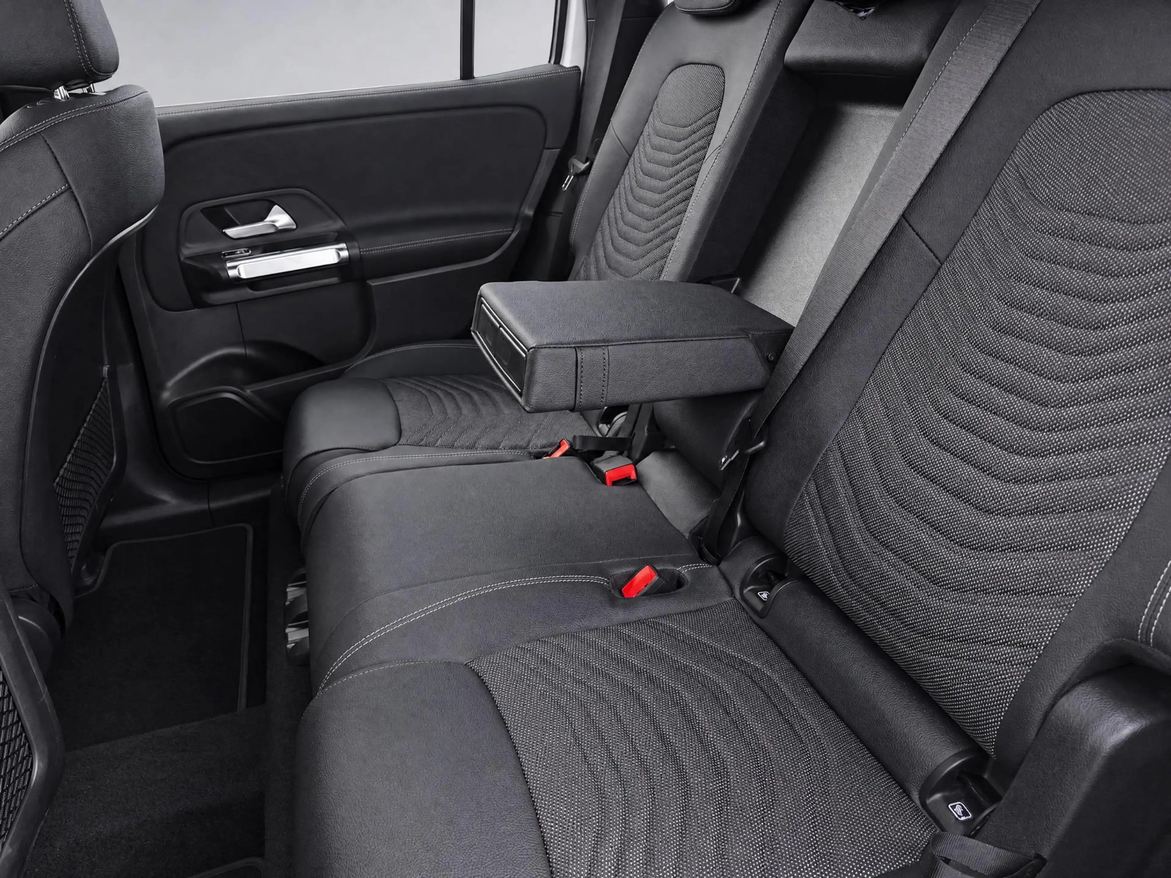 Mercedes-Benz EQB 250 250+ Business Solution 71 kWh — photo 7