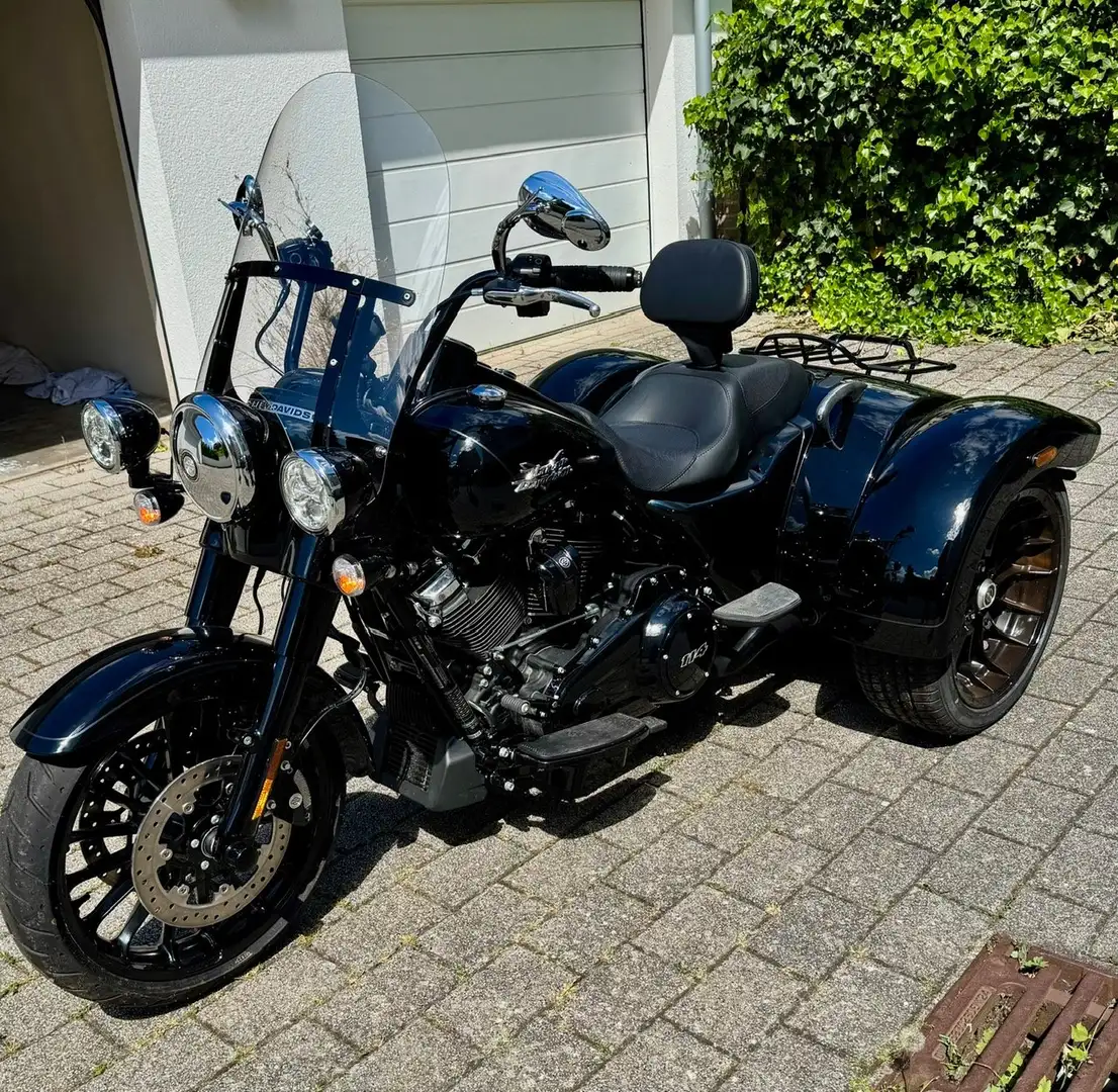 Harley-Davidson Freewheeler Noir - 2