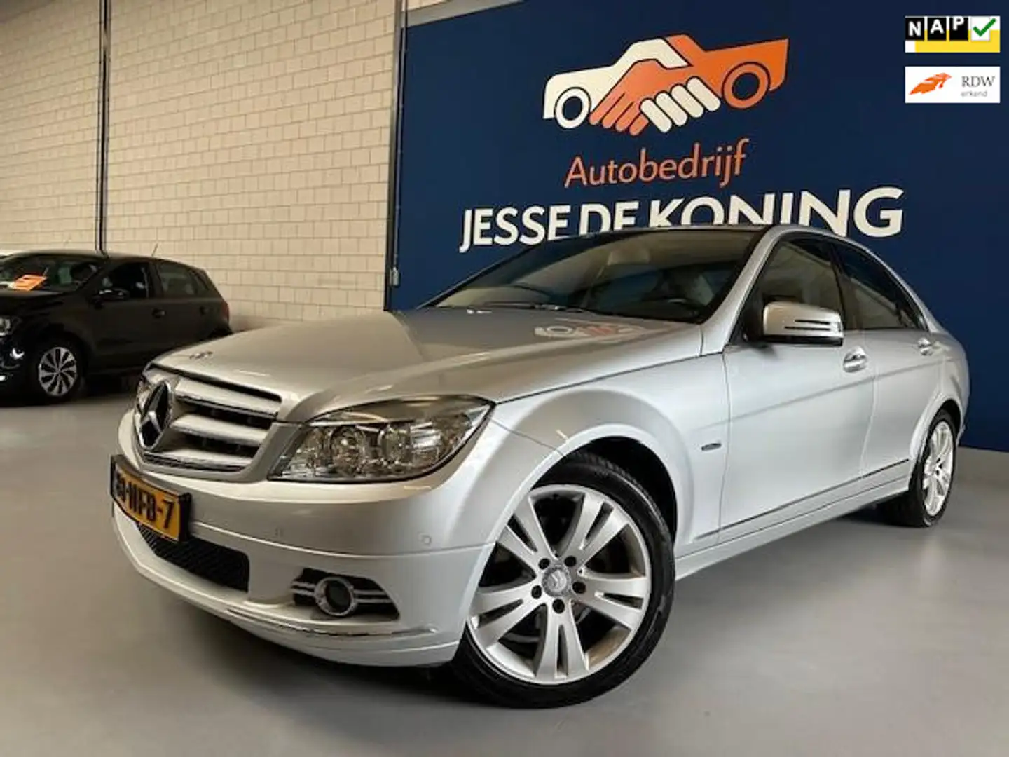 Mercedes-Benz C 180 CGI BlueEFFICIENCY Business Class Avantgarde Autom Grijs - 1