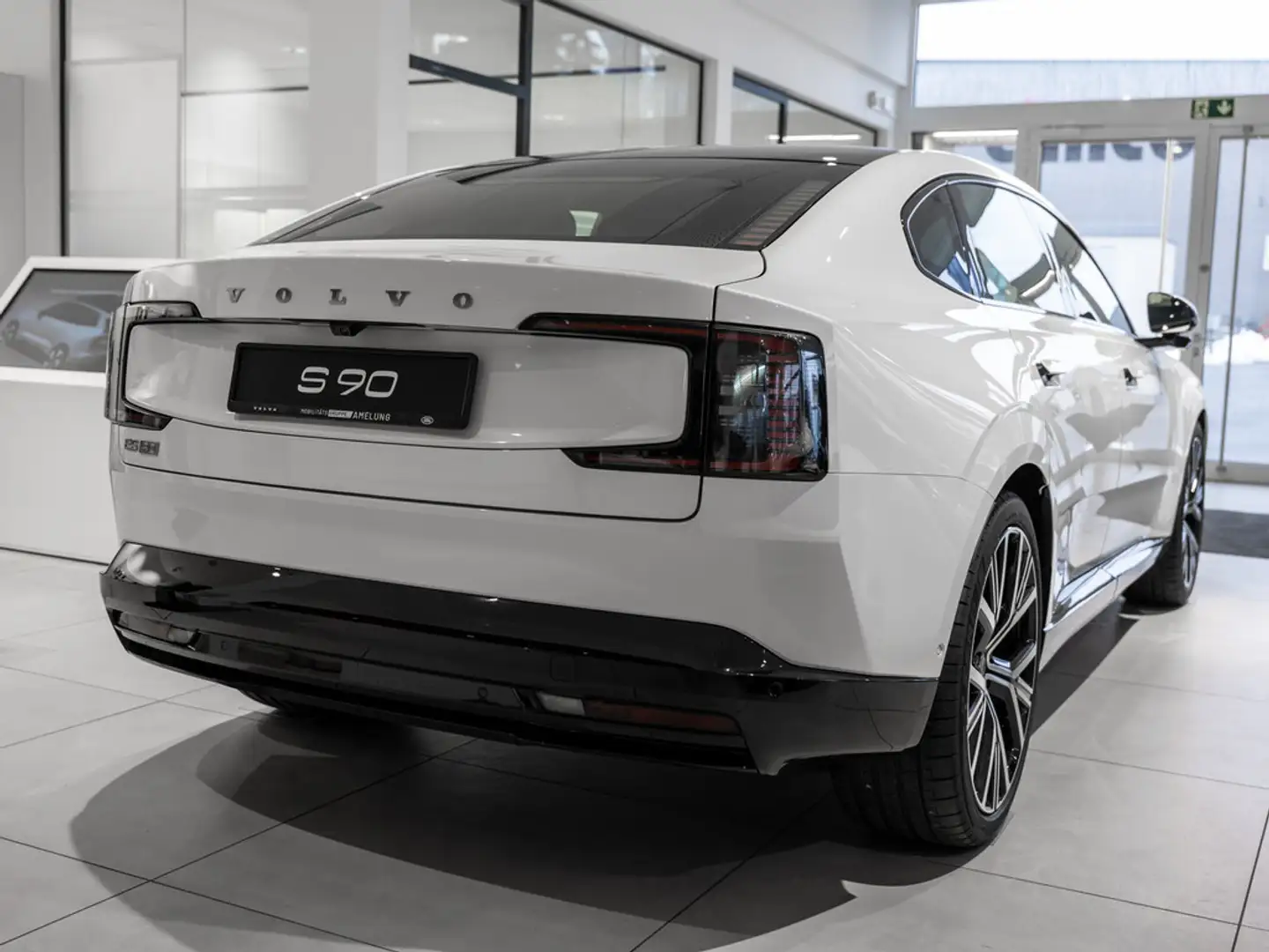 Volvo ES90 245 kW Single Motor Extended Range RWD Ultra Weiß - 2