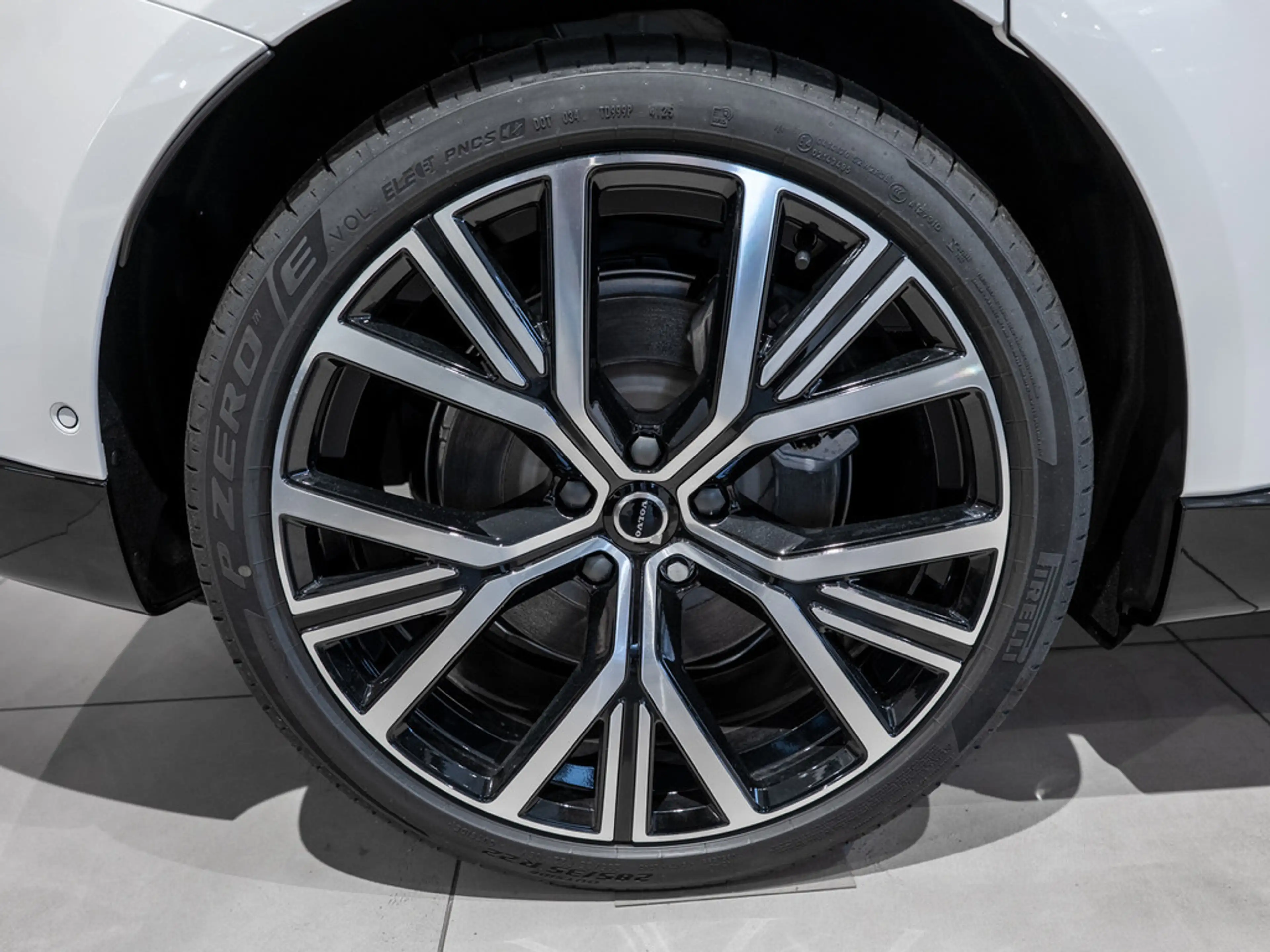 Volvo ES90 245 kW Single Motor Extended Range RWD Ultra — photo 9
