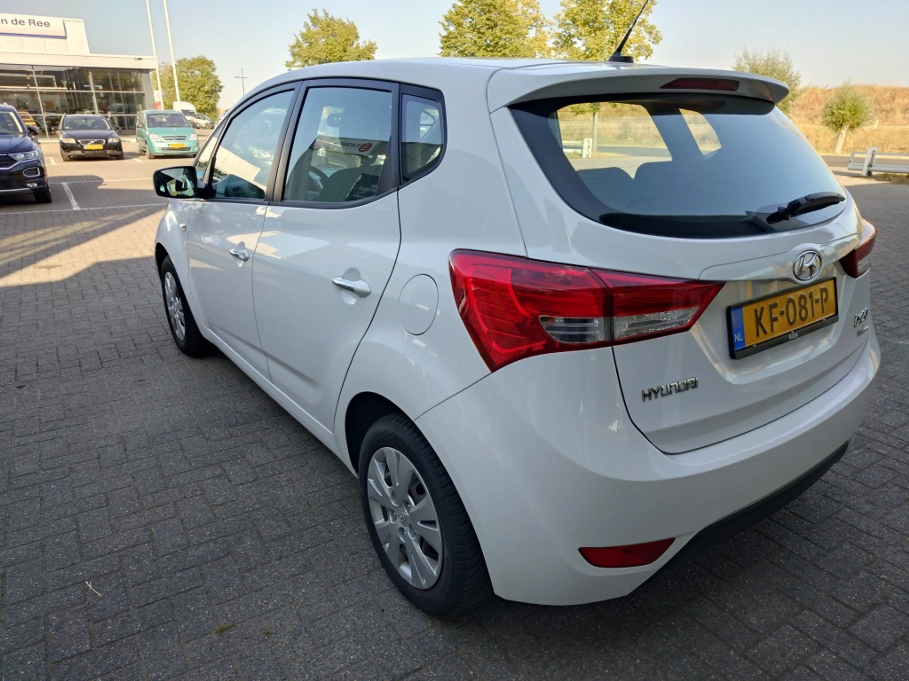 Hyundai iX20 1.6i i-Motion — photo 14