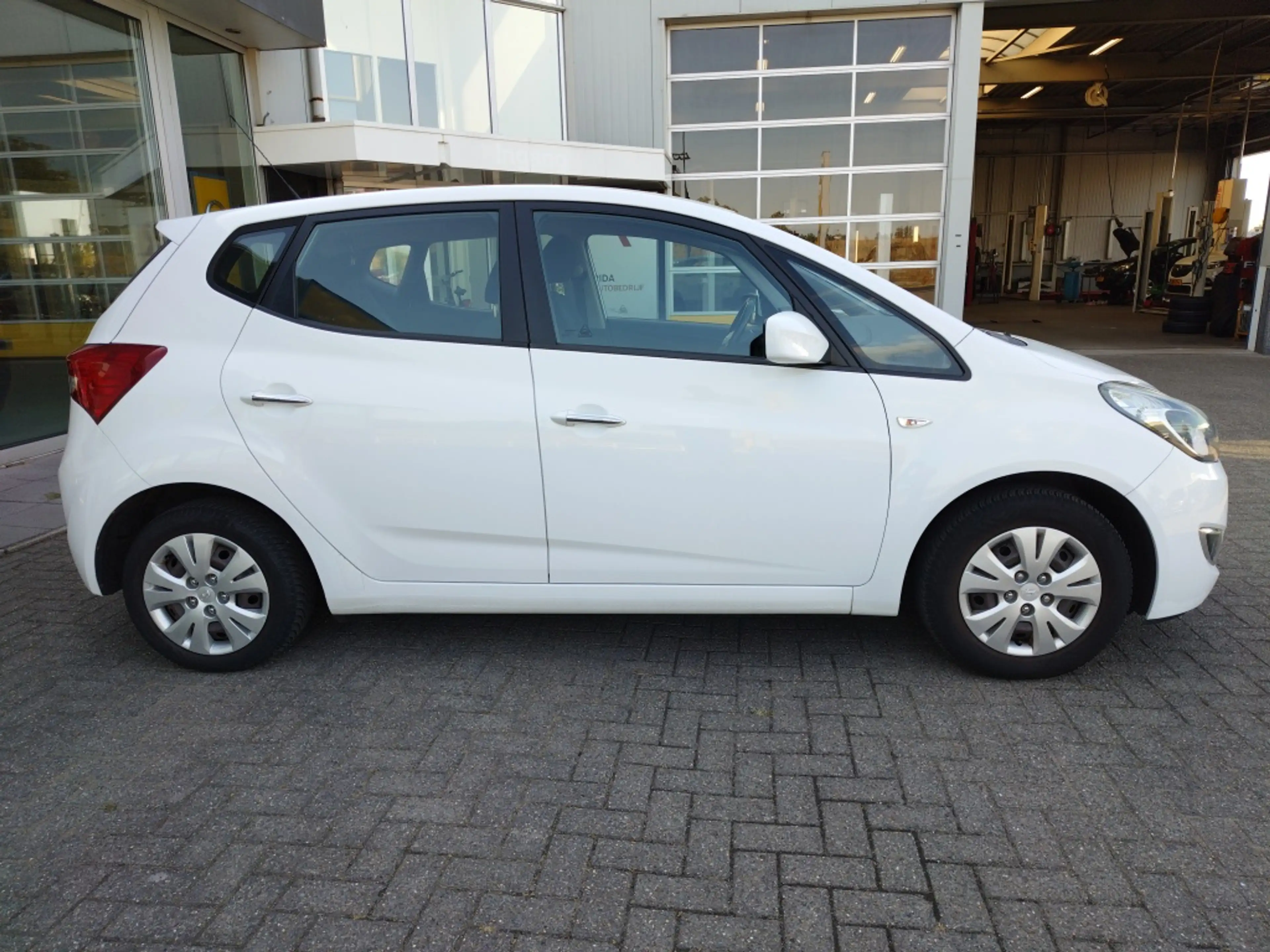 Hyundai iX20 1.6i i-Motion — photo 15