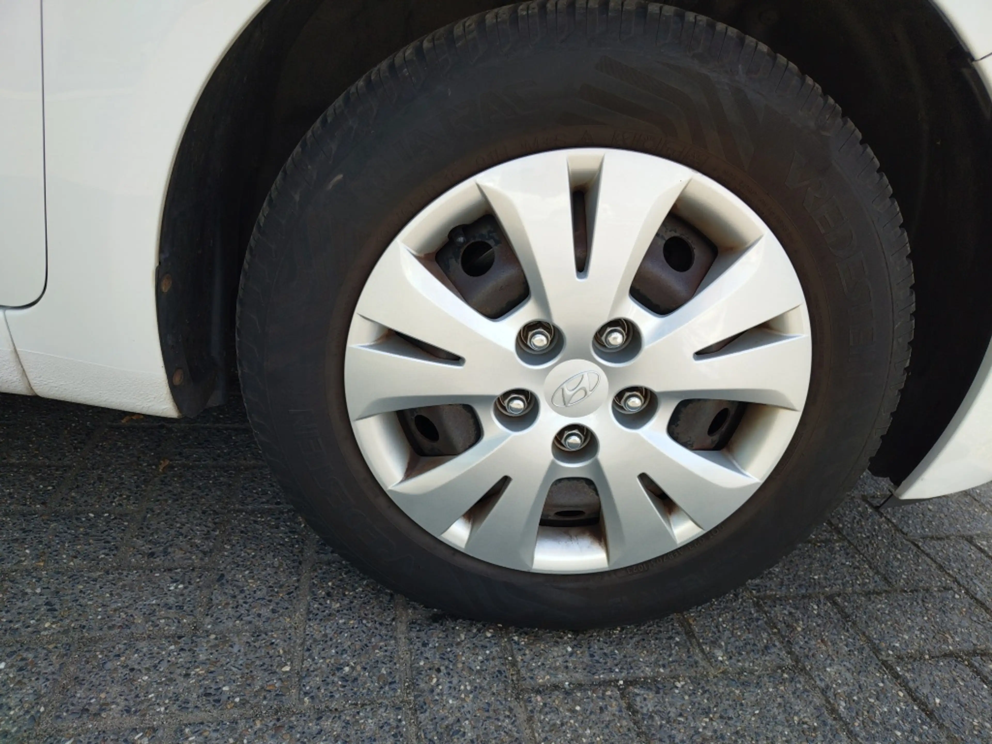 Hyundai iX20 1.6i i-Motion — photo 13