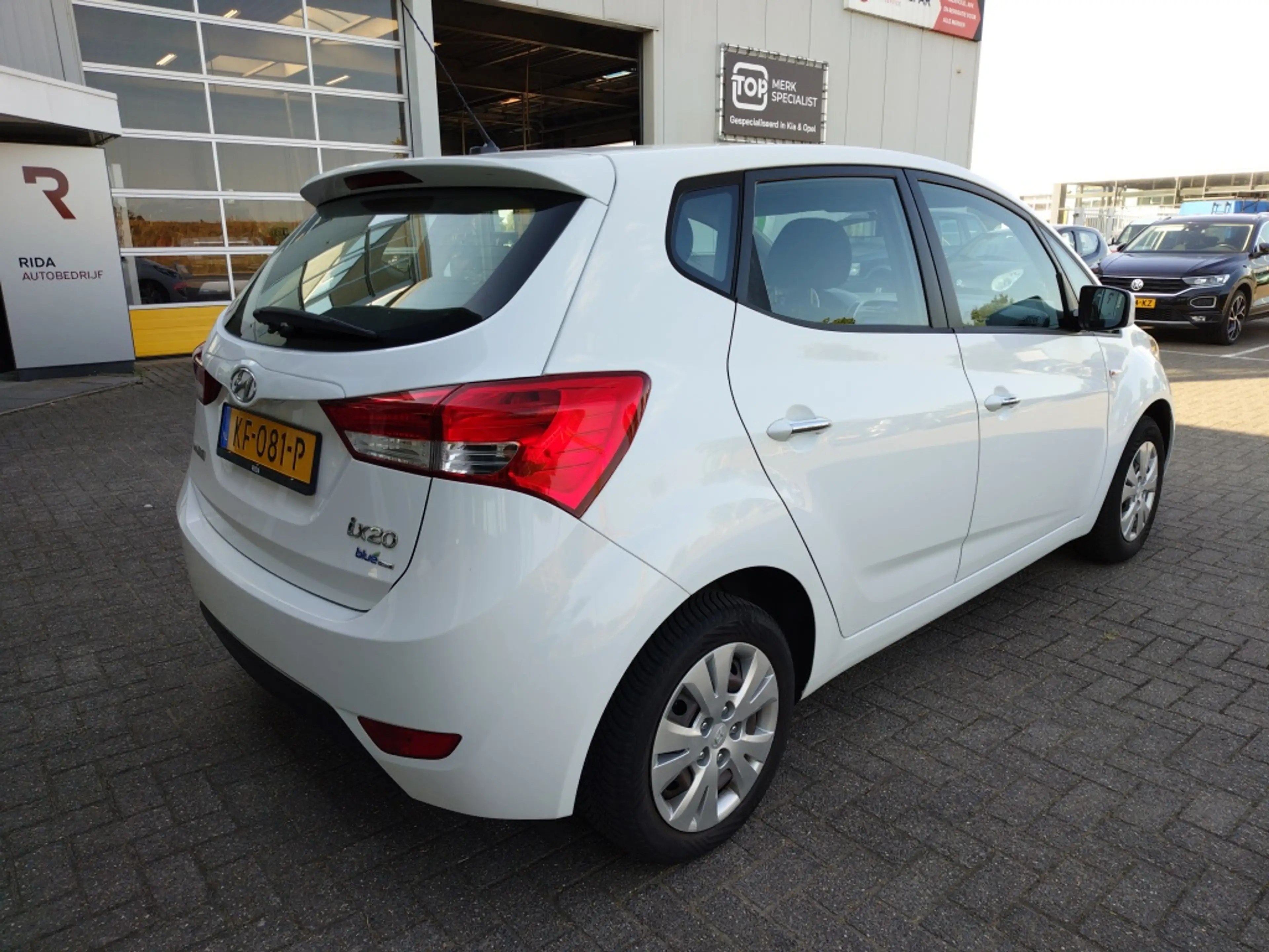 Hyundai iX20 1.6i i-Motion — photo 4