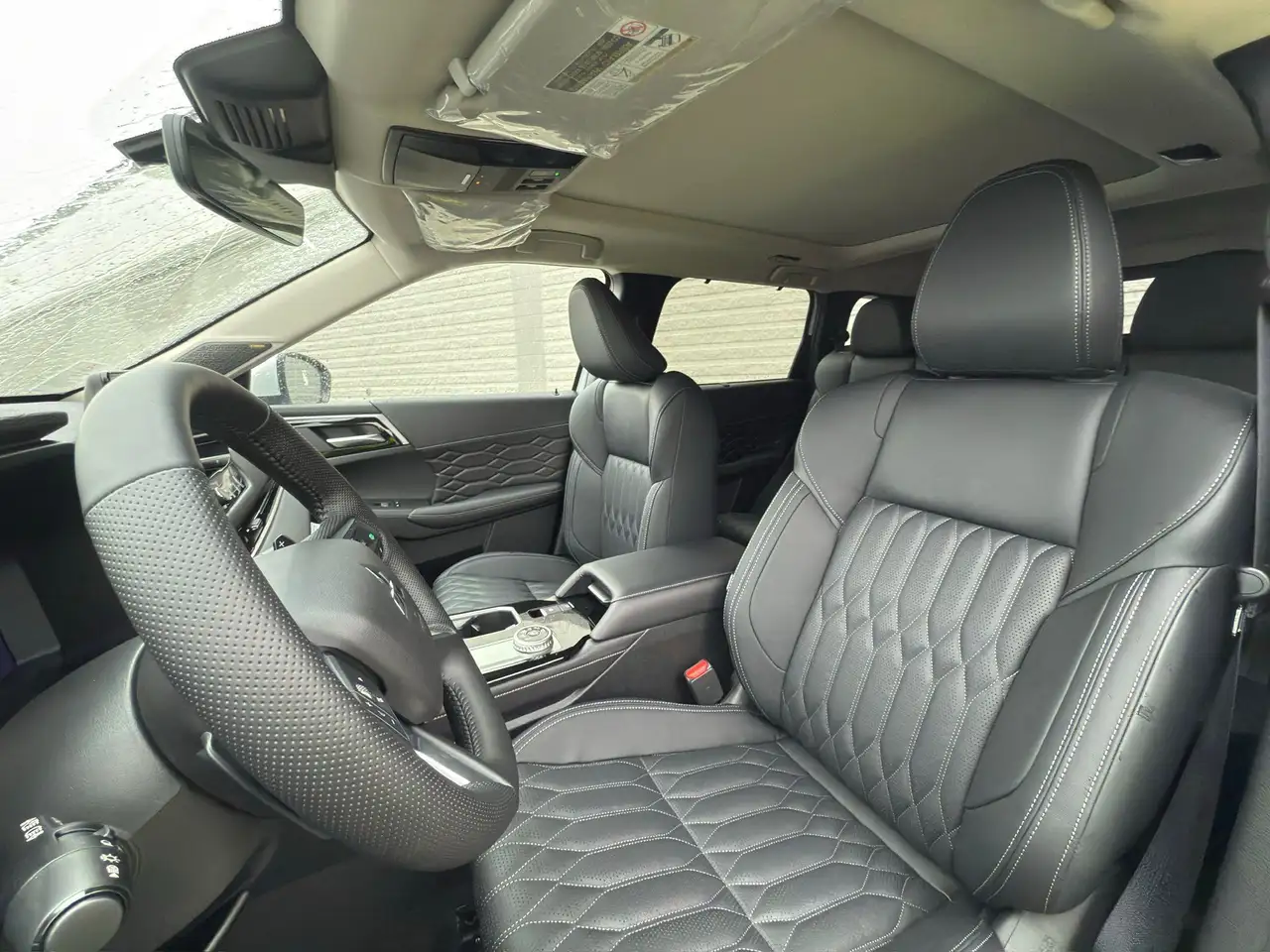 Mitsubishi Outlander снимка Mitsubishi Outlander