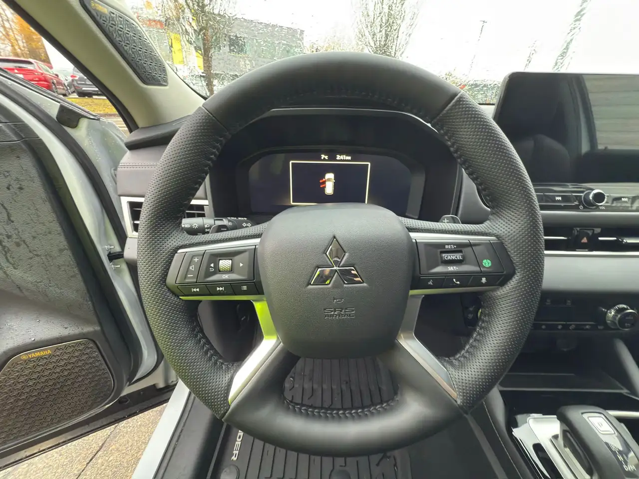 Mitsubishi Outlander снимка Mitsubishi Outlander