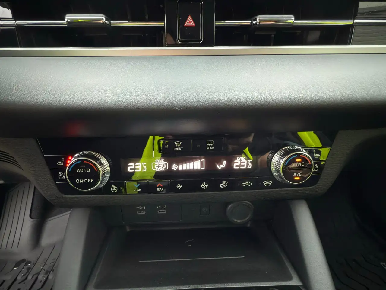Mitsubishi Outlander снимка Mitsubishi Outlander