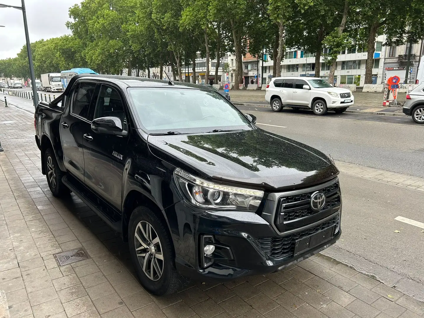 Toyota Hilux Hilux 2.4 D-4D 4WD Comfort Blanc - 2