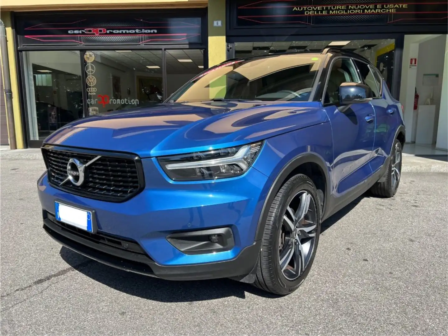 Volvo XC40 T3 R-design Azul - 1