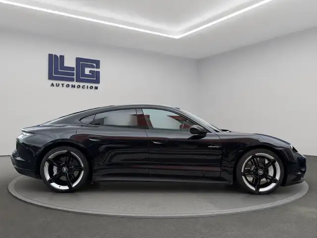 Porsche Taycan view 4