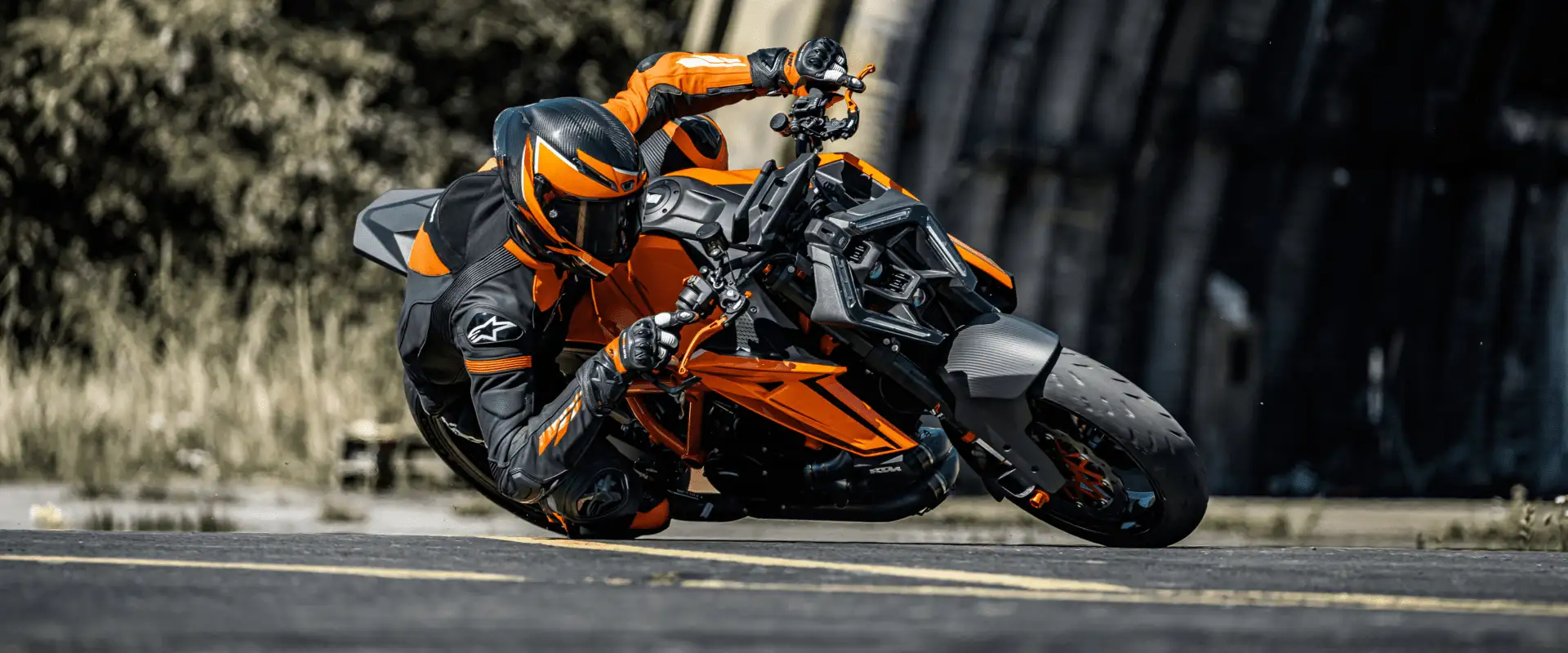 KTM 1390 Super Duke R Negro - 2