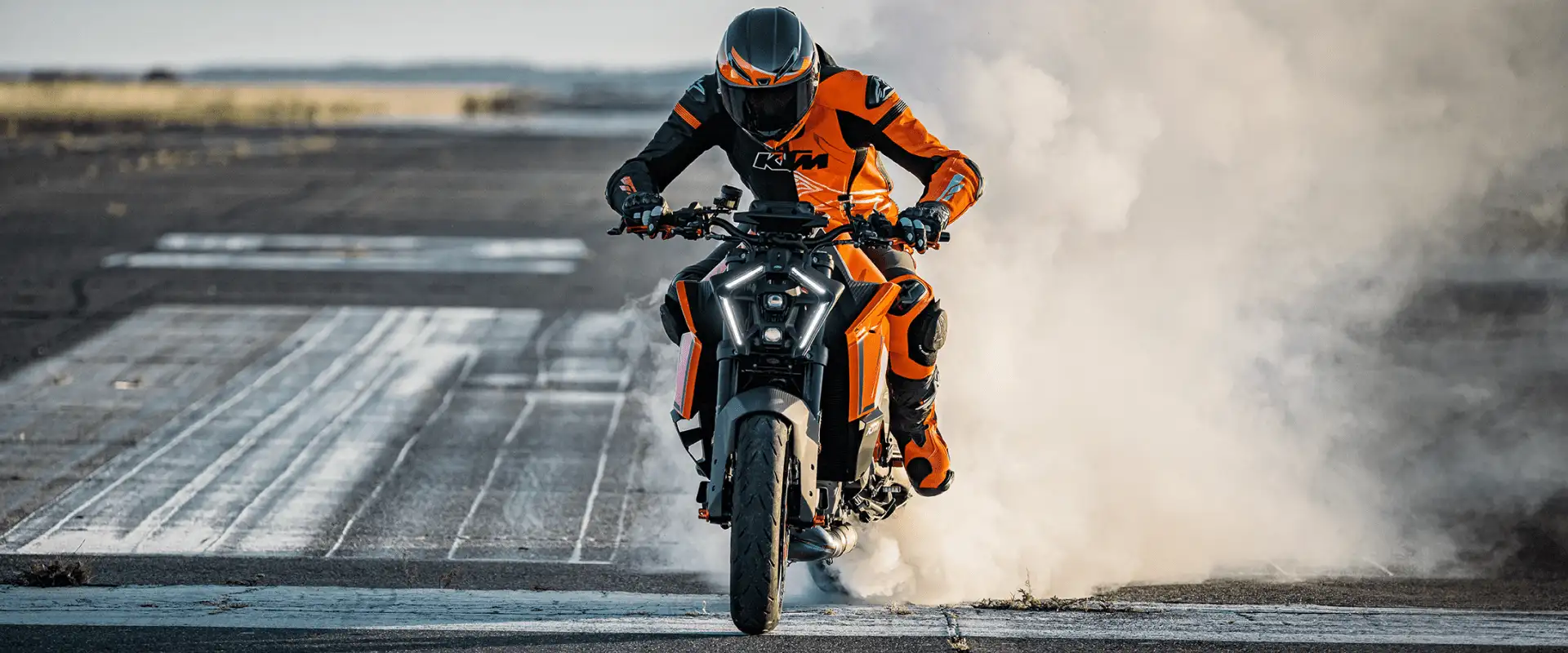 KTM 1390 Super Duke R Negro - 1