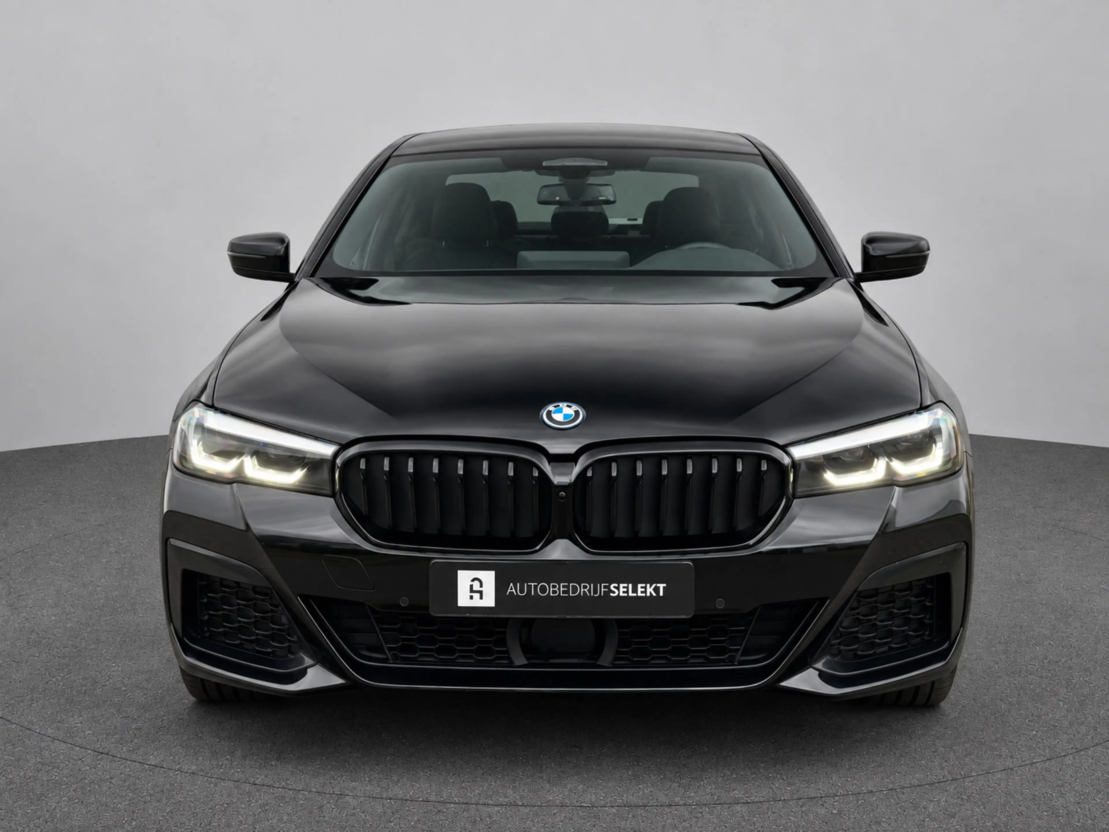 BMW 545 5-serie 545e xDrive M-Sport | Trekhaak | 19 inch | — photo 8