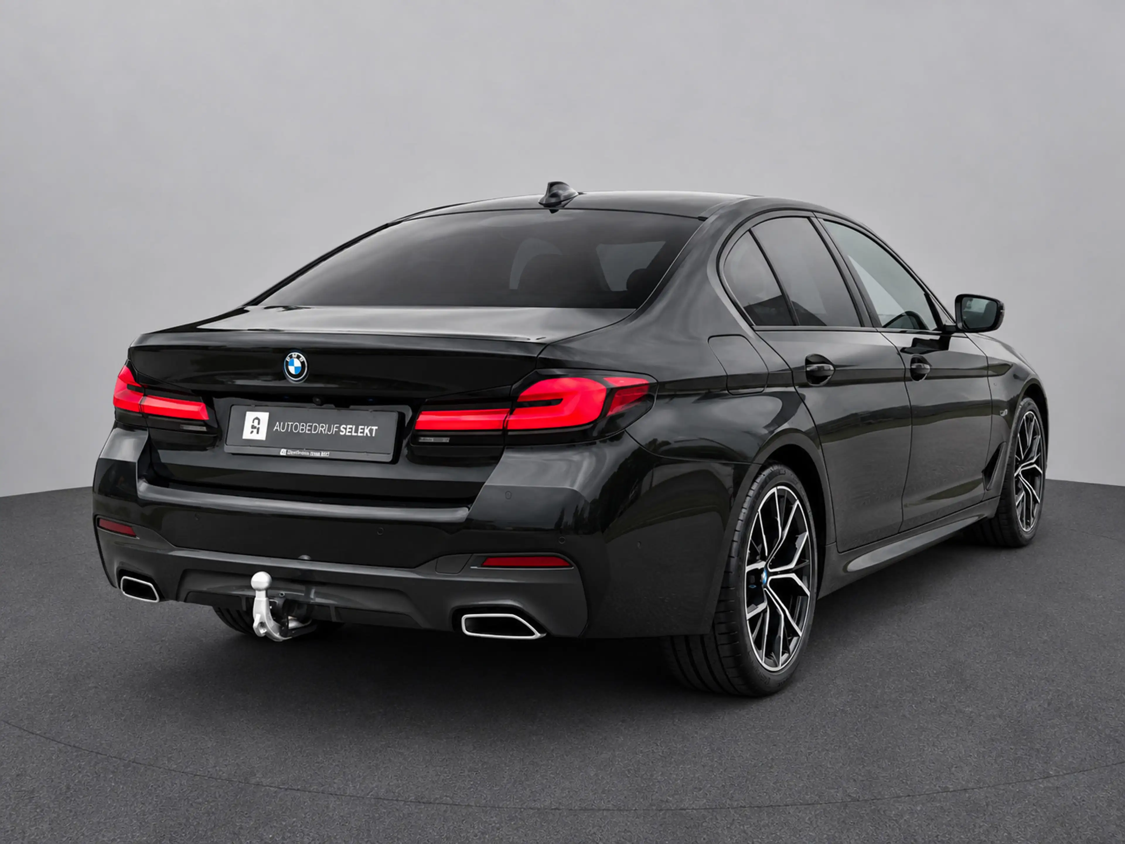 BMW 545 5-serie 545e xDrive M-Sport | Trekhaak | 19 inch | — photo 2