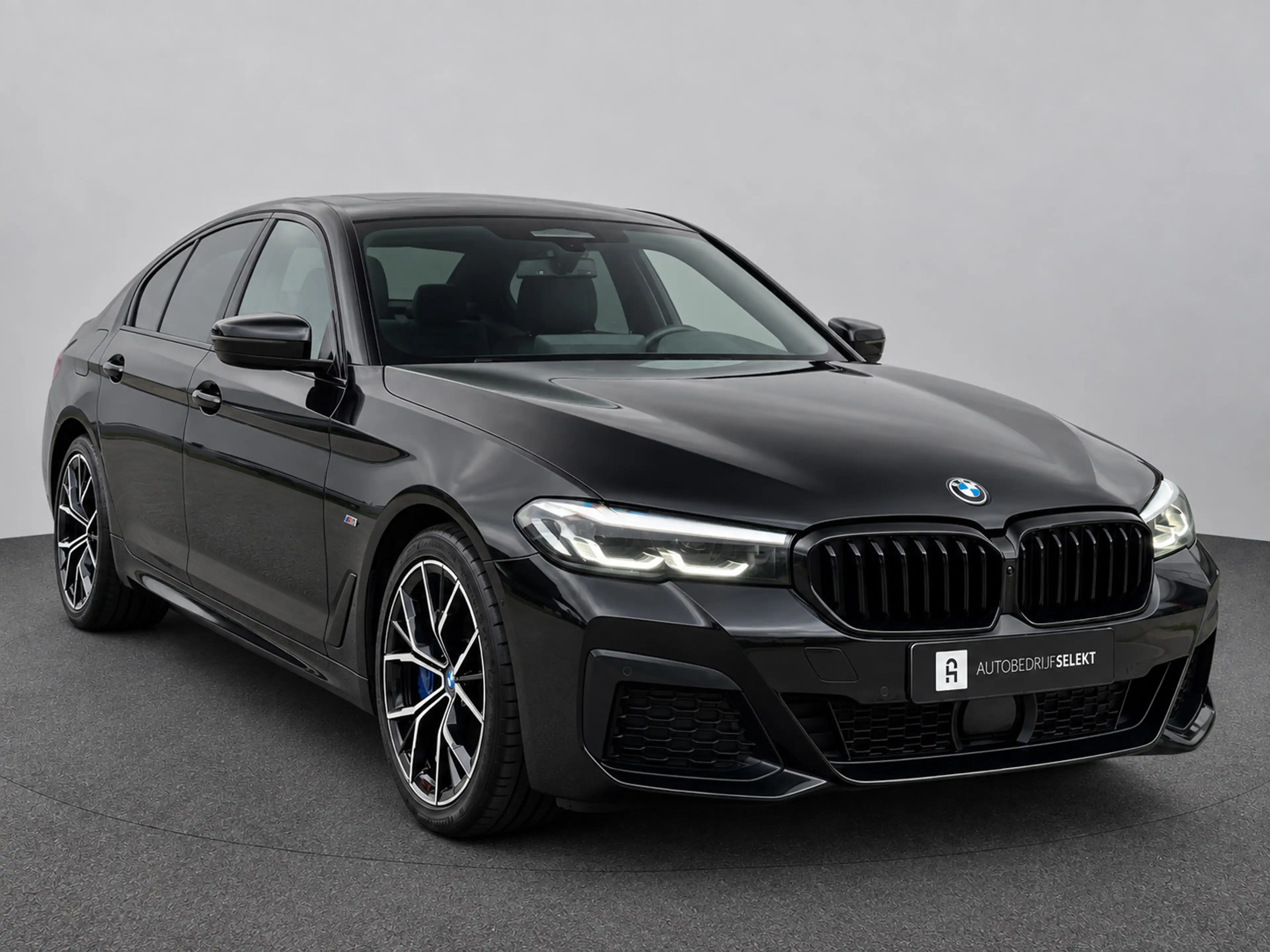 BMW 545 5-serie 545e xDrive M-Sport | Trekhaak | 19 inch | — photo 10
