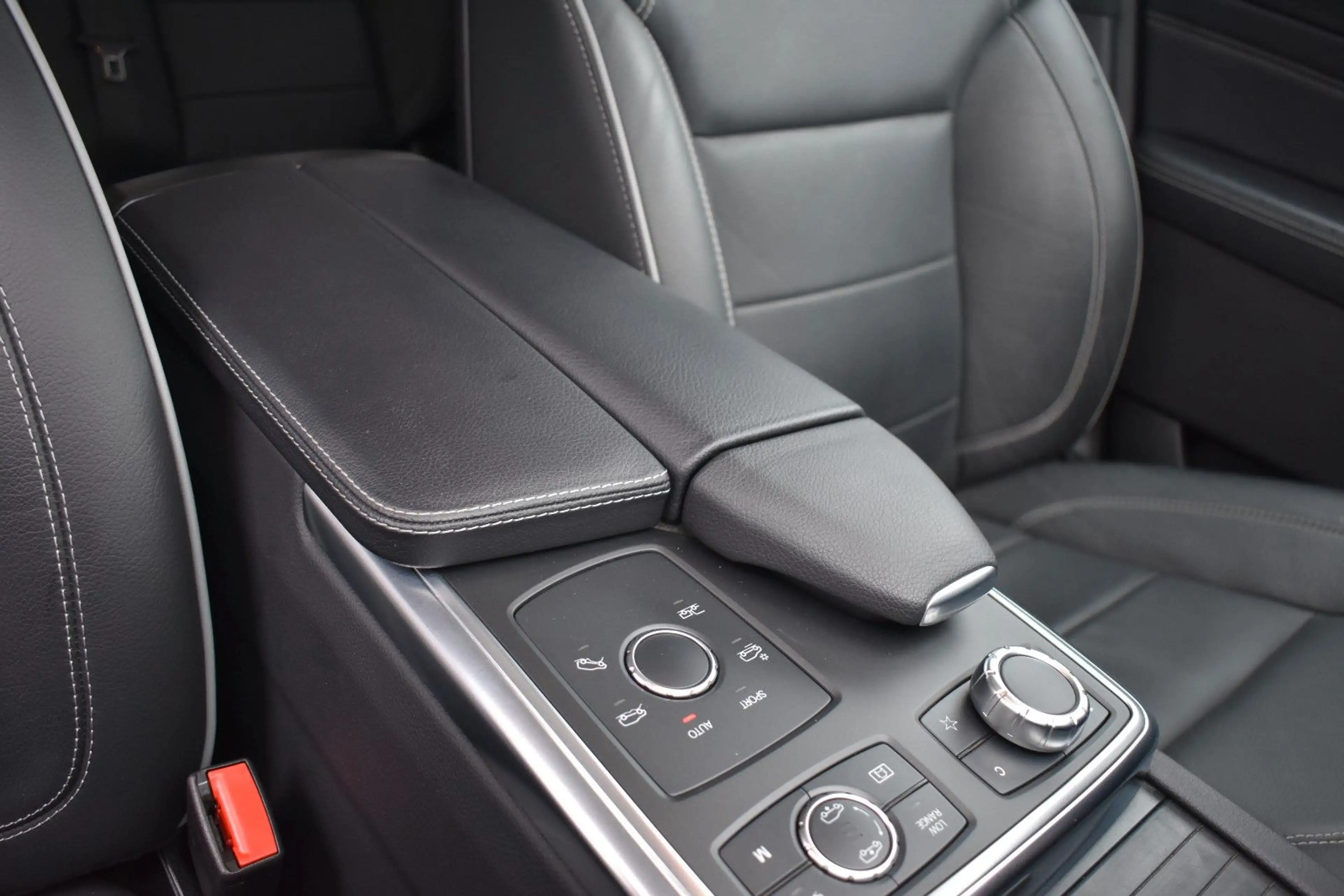 Mercedes-Benz ML 350 CDI BlueTec 4Matic AHK/PANO/DISTRONIC — photo 14