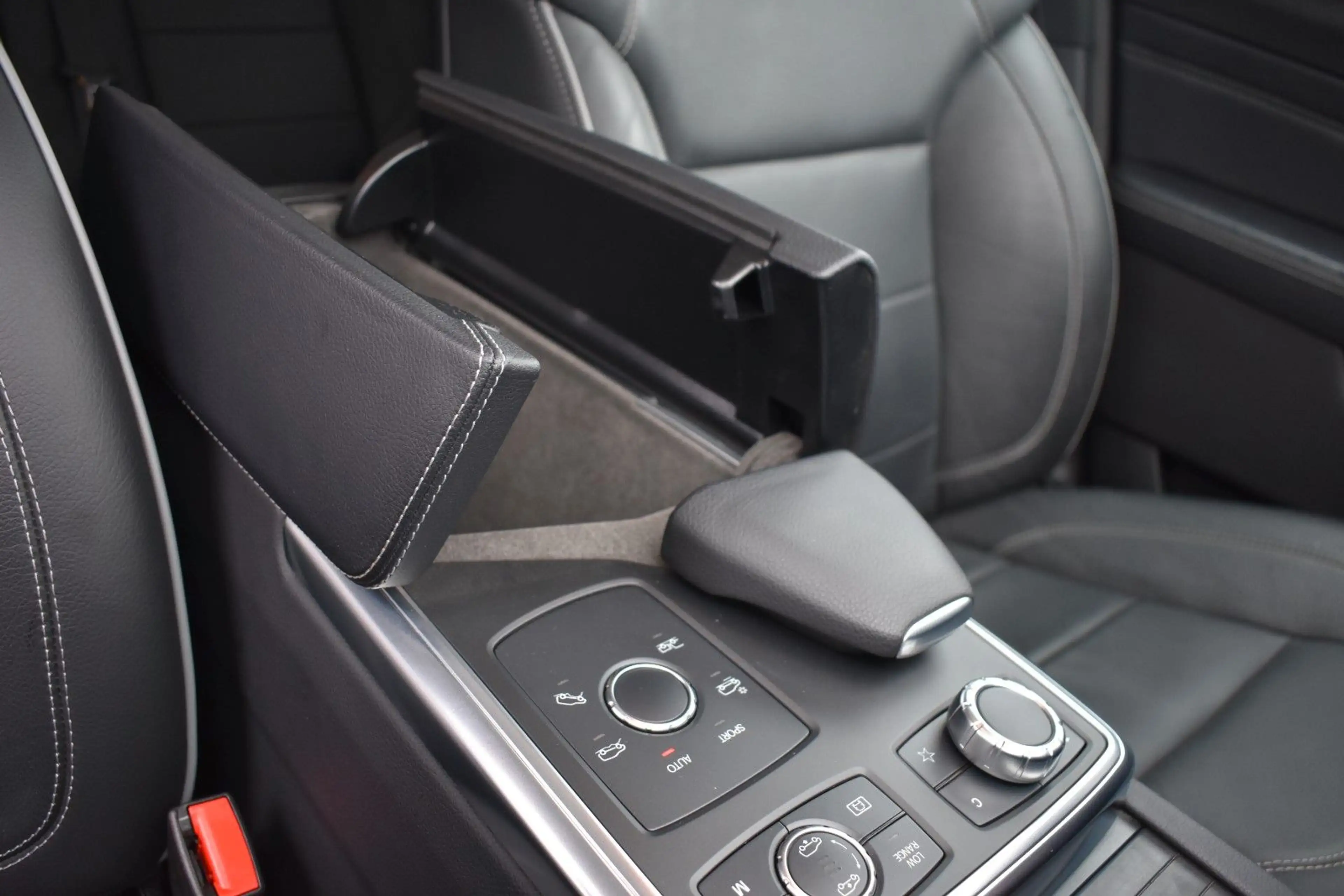 Mercedes-Benz ML 350 CDI BlueTec 4Matic AHK/PANO/DISTRONIC — photo 15