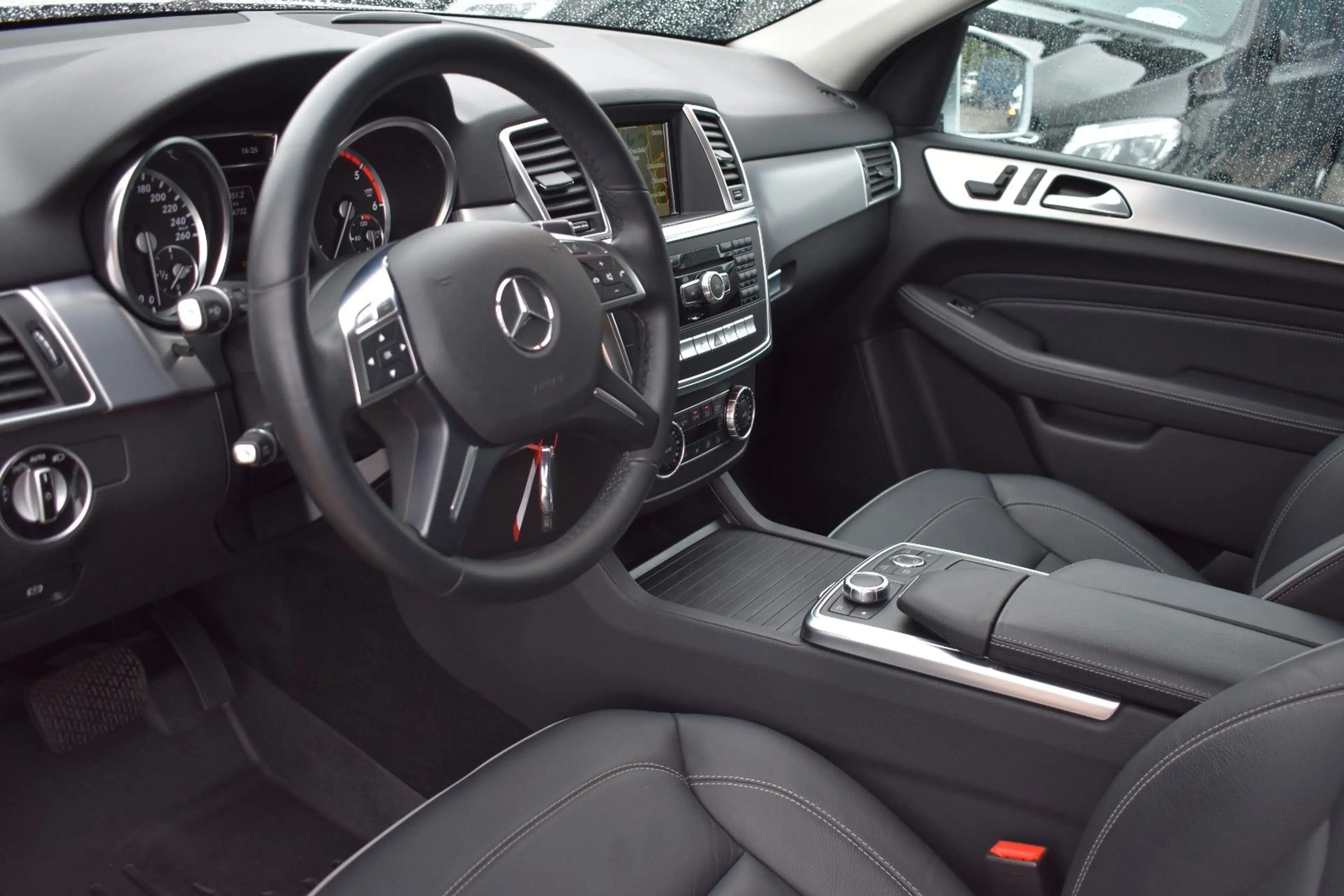 Mercedes-Benz ML 350 CDI BlueTec 4Matic AHK/PANO/DISTRONIC — photo 8