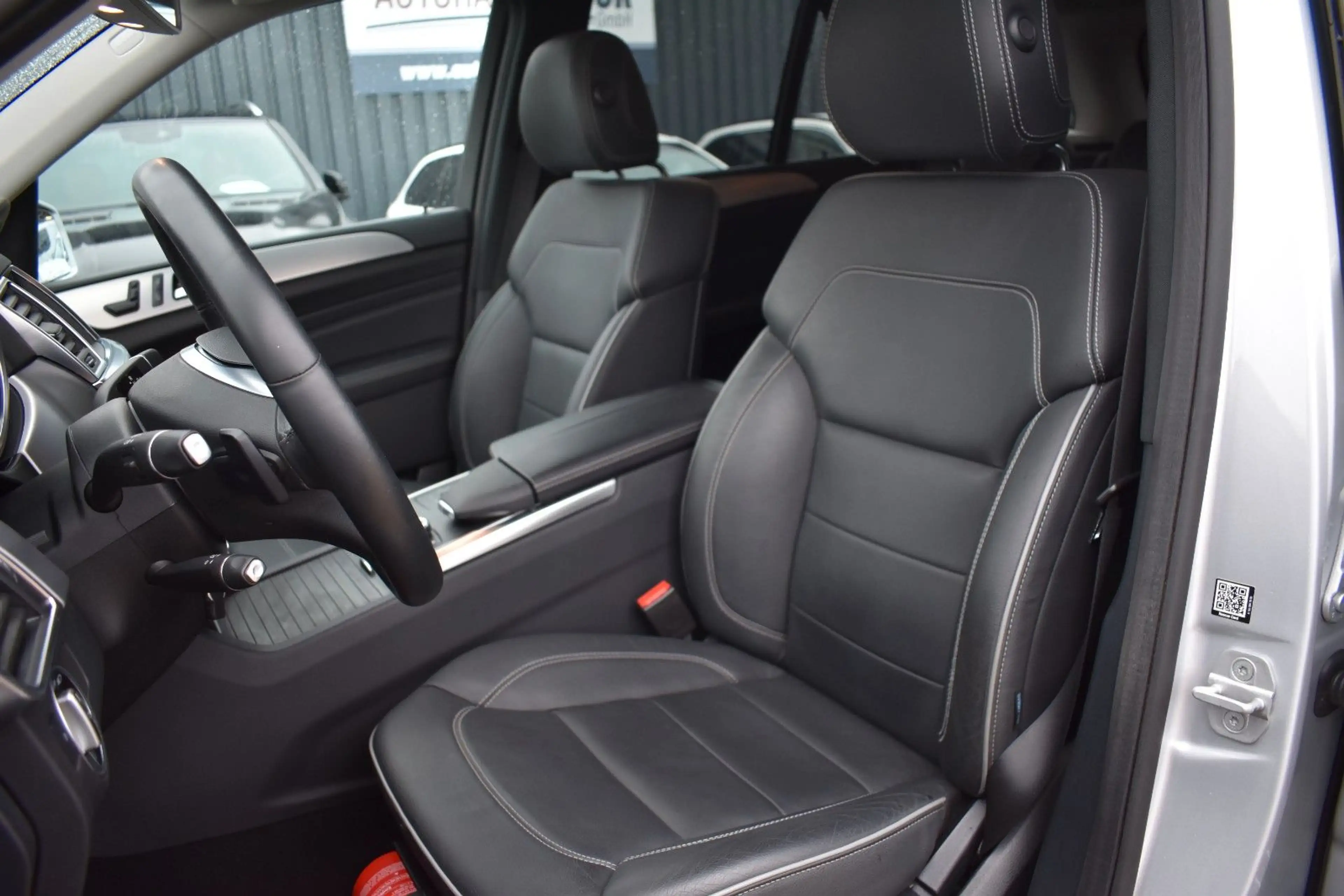 Mercedes-Benz ML 350 CDI BlueTec 4Matic AHK/PANO/DISTRONIC — photo 12