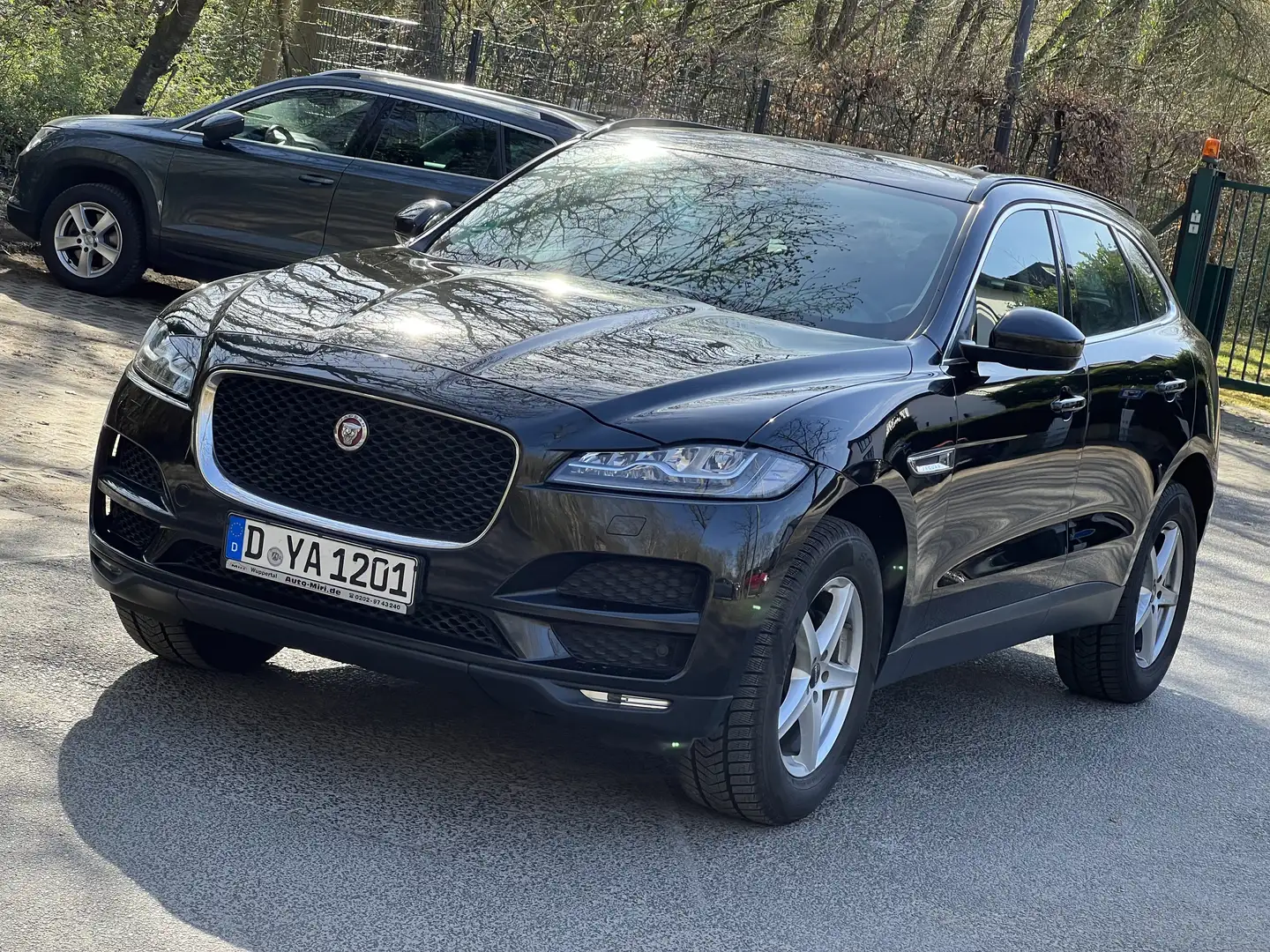 Jaguar F-Pace 20d AWD Aut. Pure - 1