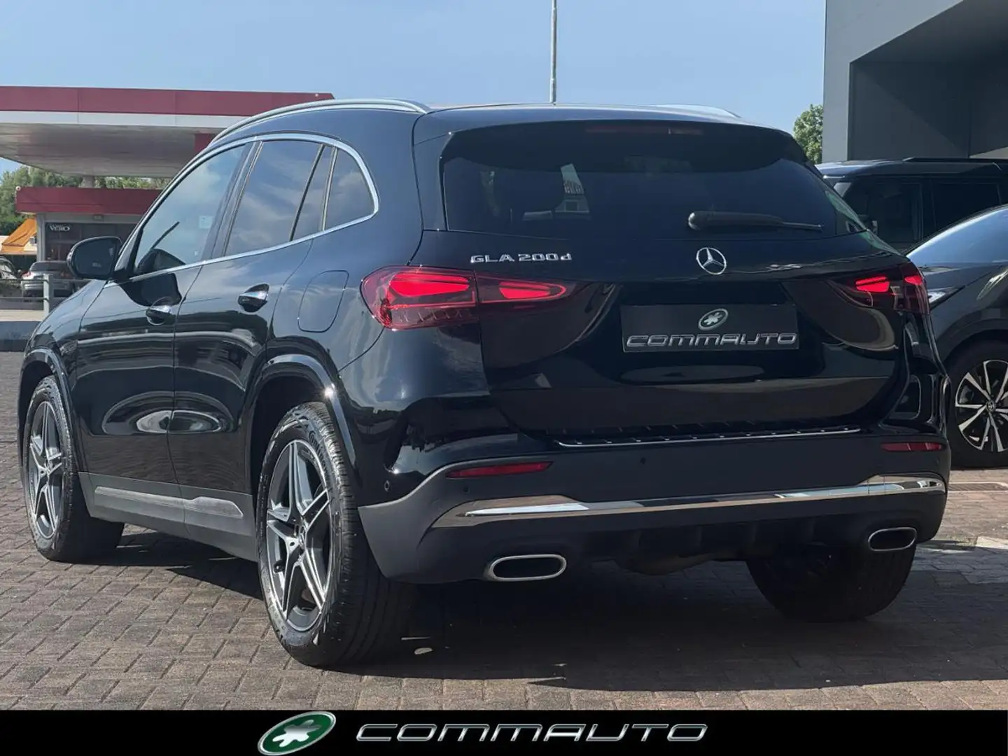Mercedes-Benz GLA 200 d Automatic 4Matic AMG Line Premium Nero - 2