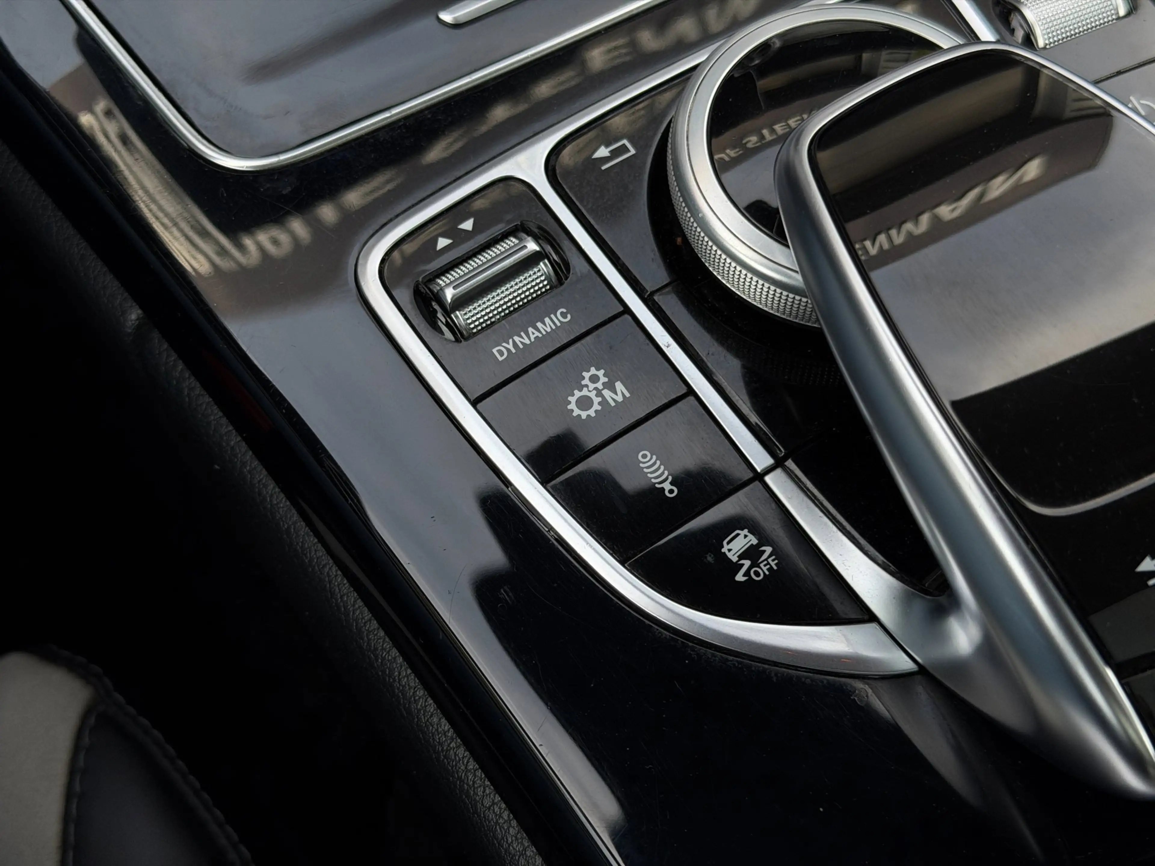 Mercedes-Benz C 63 AMG S | HUD | Pano | Burmester — photo 48