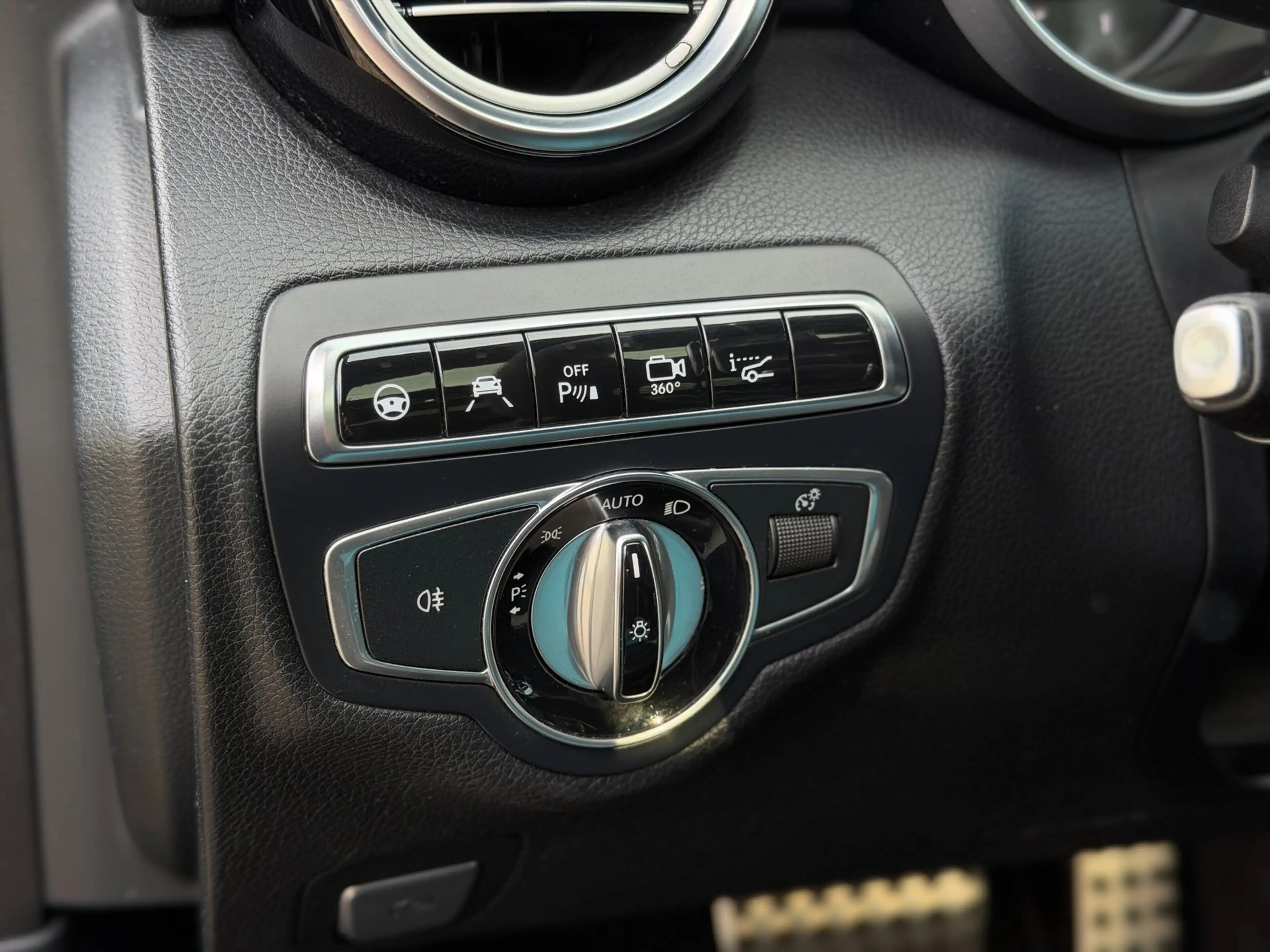 Mercedes-Benz C 63 AMG S | HUD | Pano | Burmester — photo 32