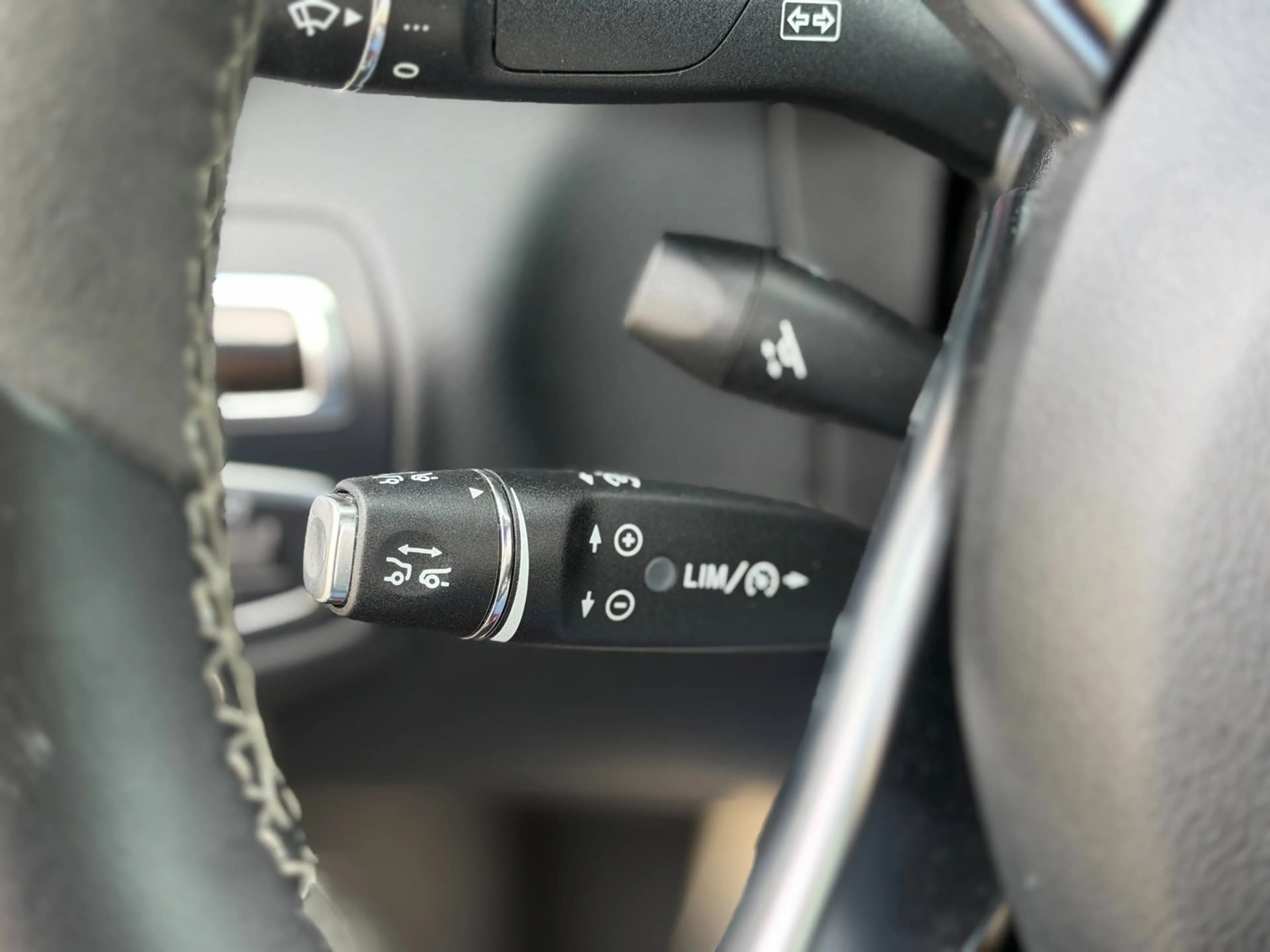 Mercedes-Benz C 63 AMG S | HUD | Pano | Burmester — photo 38