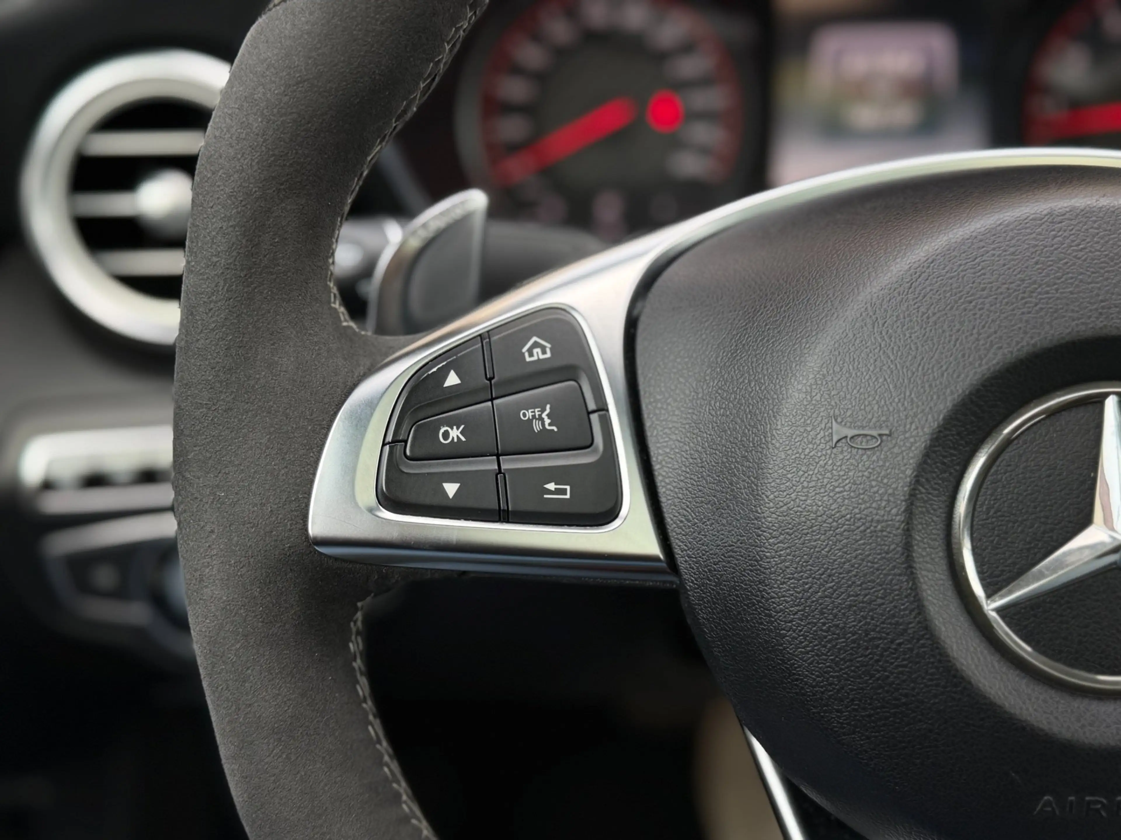 Mercedes-Benz C 63 AMG S | HUD | Pano | Burmester — photo 43
