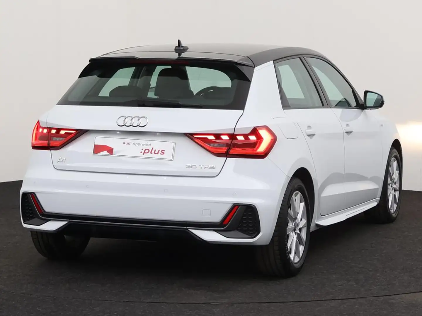 Audi A1 Sportback S-Line 30 TFSI 116 PK S-tronic / Cruise Control / PDC / Apple Carplay Blanc - 2