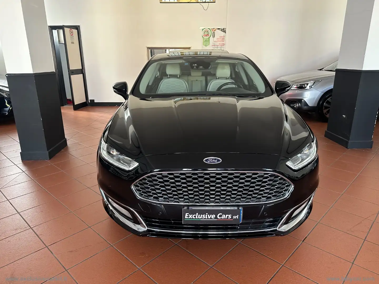Ford Mondeo F.Hybrid 2.0 187CV eCVT 4p. Vign. FULL OPTIONAL Zwart - 2