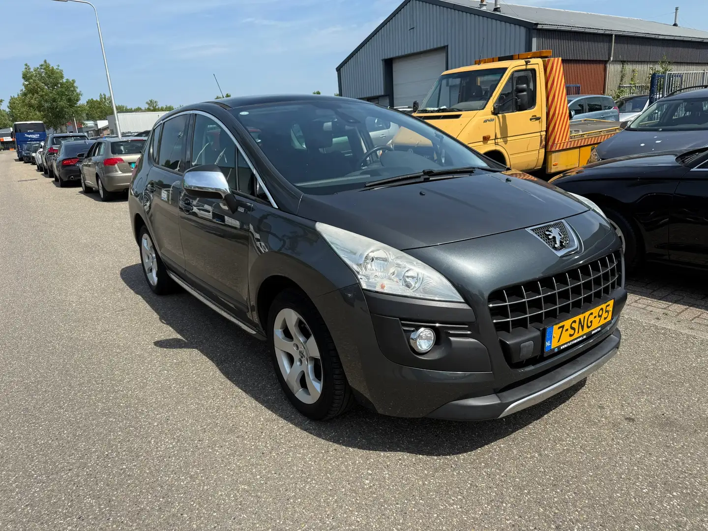Peugeot 3008 1.6 VTi Style NAV.+ Clima Bj:2013 NAP! Grey - 2