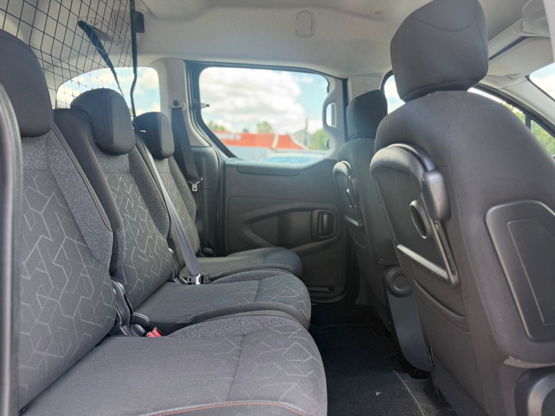Peugeot Partner Tepee Active, AHK — photo 12