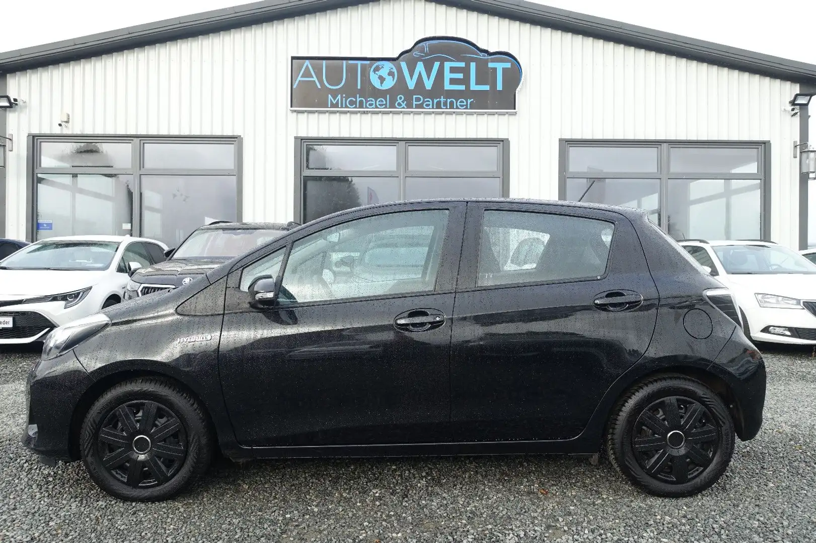 Toyota Yaris 1.5 Hybrid Aut.KLIMAAUT KAM BLUET Insp.Neu Noir - 1
