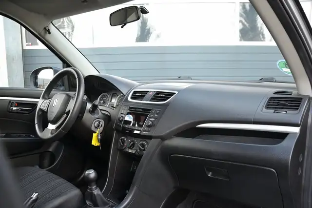 Suzuki Swift view 10