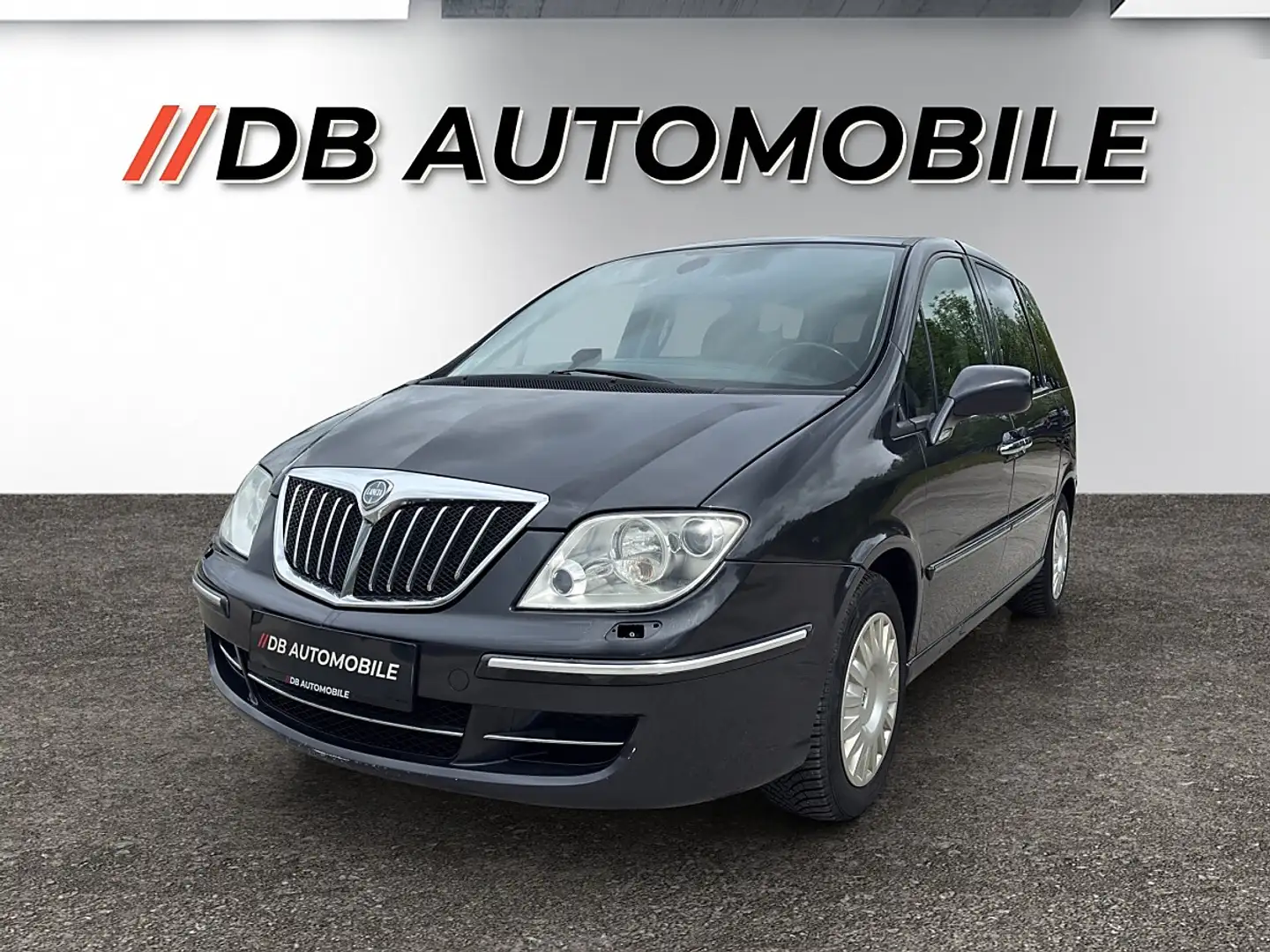 Lancia Phedra 2,2 JTD 16V Platino+ DPF Aut. Anhängerkupplung Grau - 1