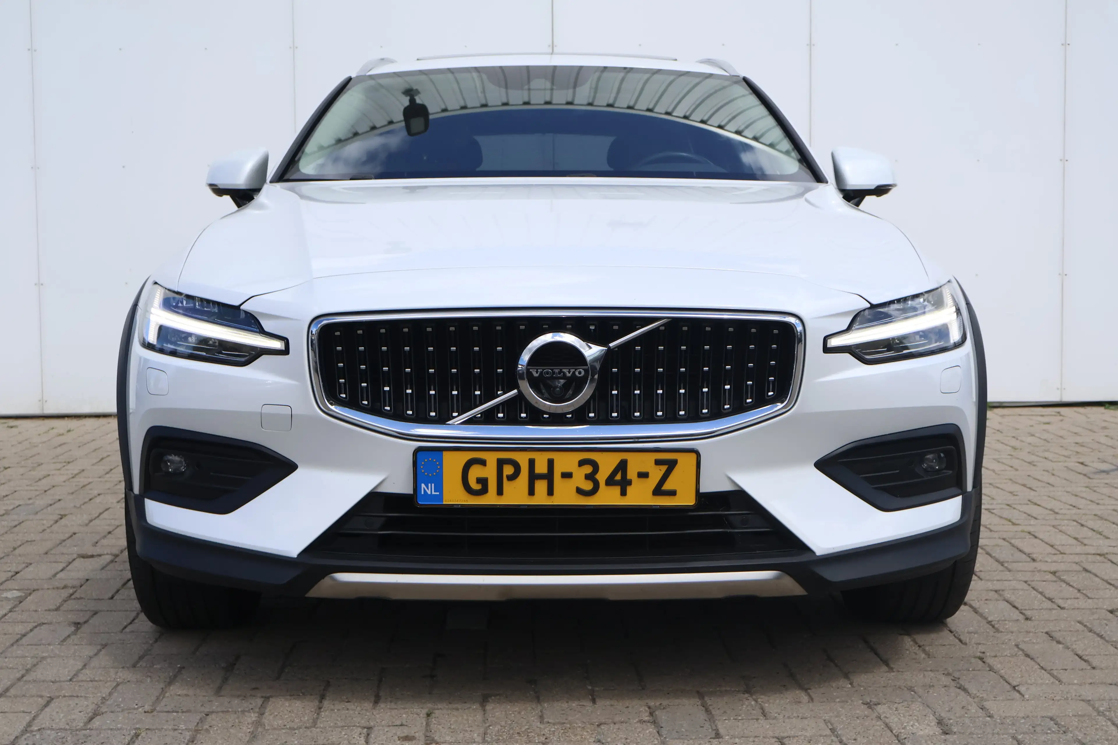 Volvo V60 Cross Country B5 AWD Pro | Leder  | 360cam | Pano | BLIS | Trekh — photo 2