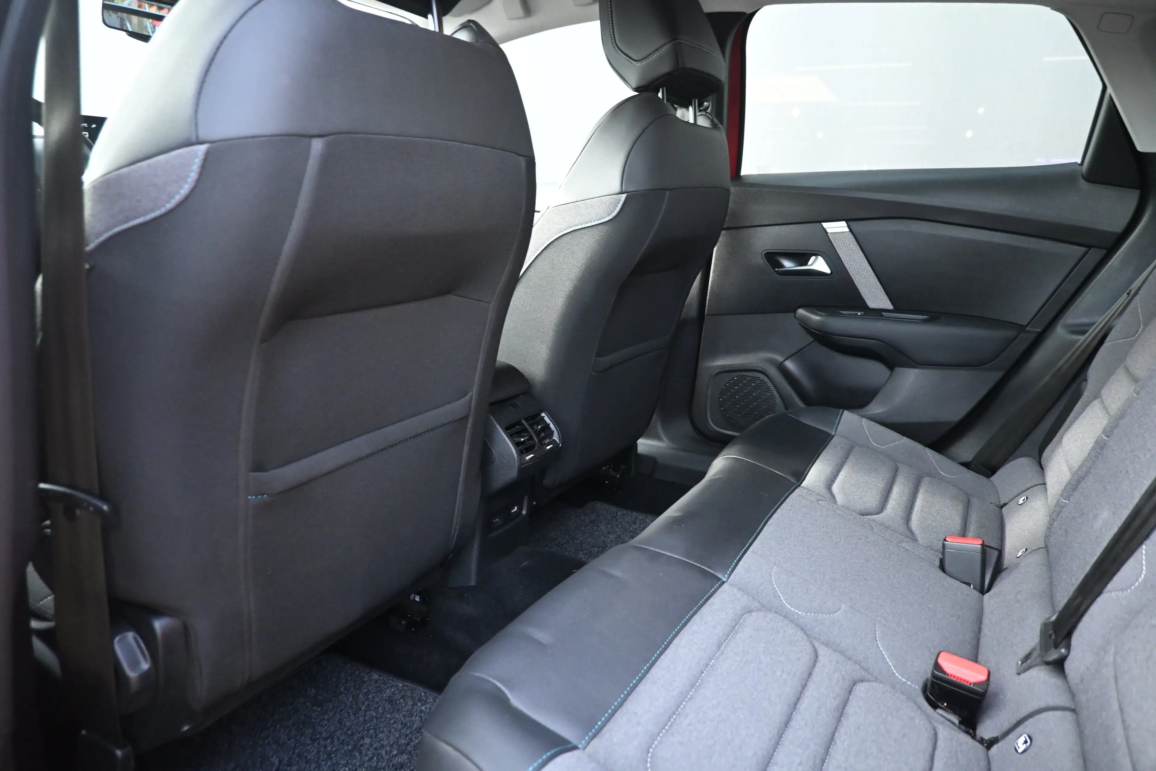 Citroen E-C4 Electric You 50 kWh 3 Fase | Incl. Zomerset | Navigatie by — photo 10