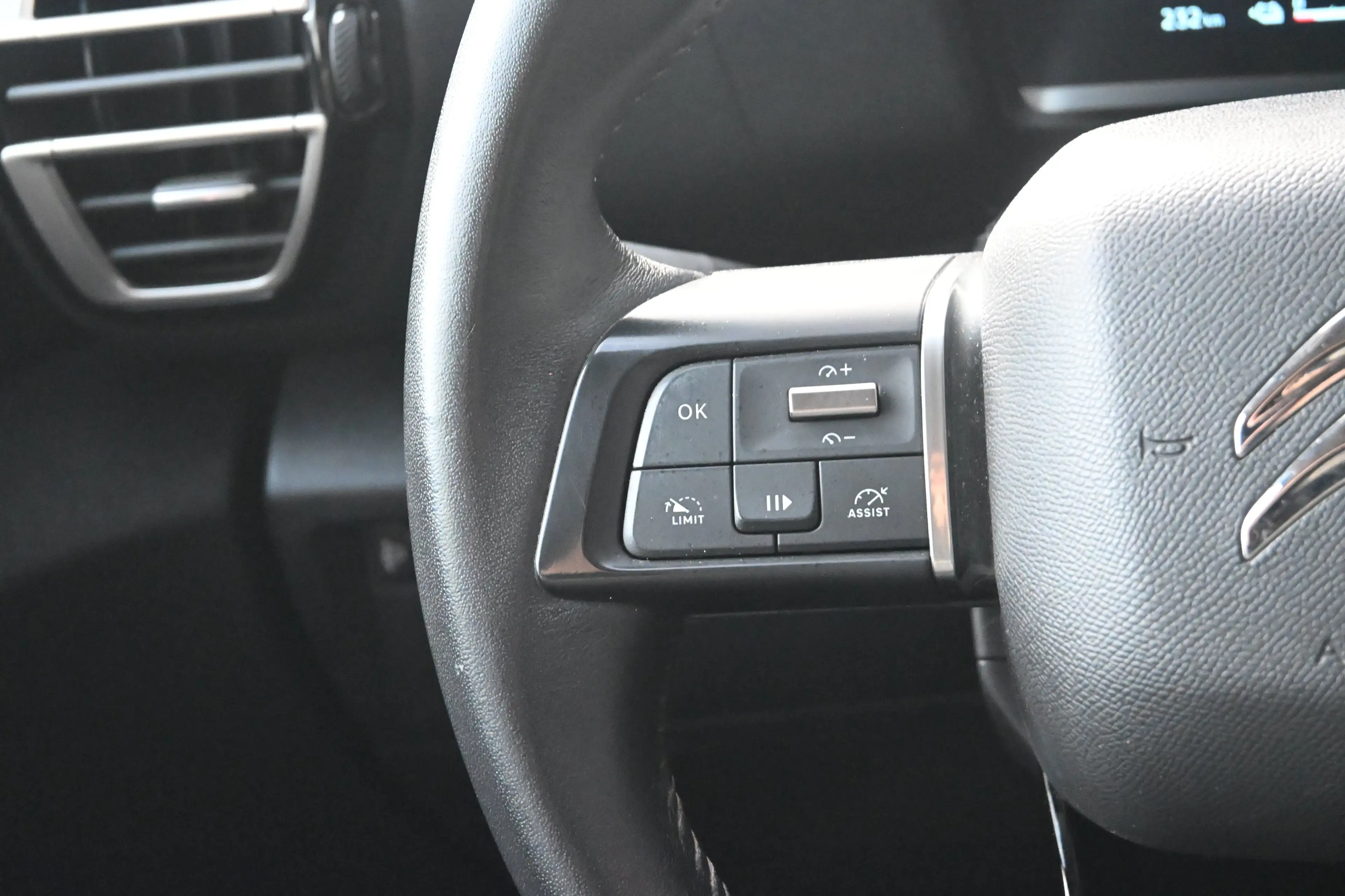 Citroen E-C4 Electric You 50 kWh 3 Fase | Incl. Zomerset | Navigatie by — photo 13