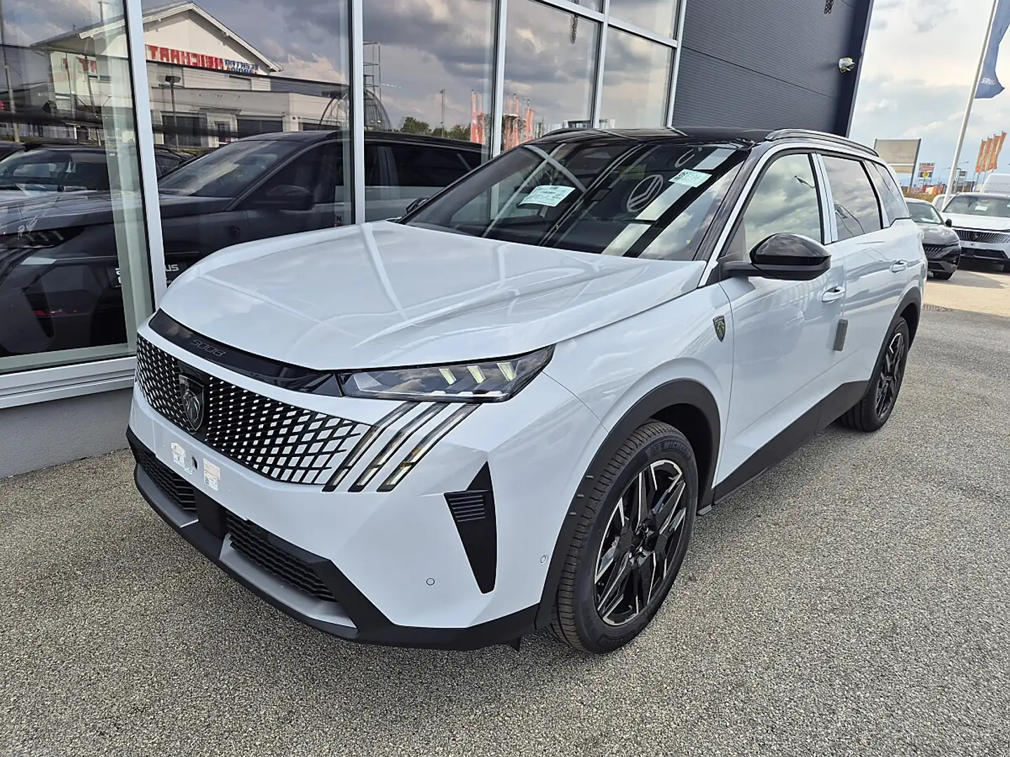 Peugeot 5008 1.2 Hybrid 145 GT Exclusive Weiß - 1