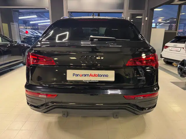 Audi Q5 view 5
