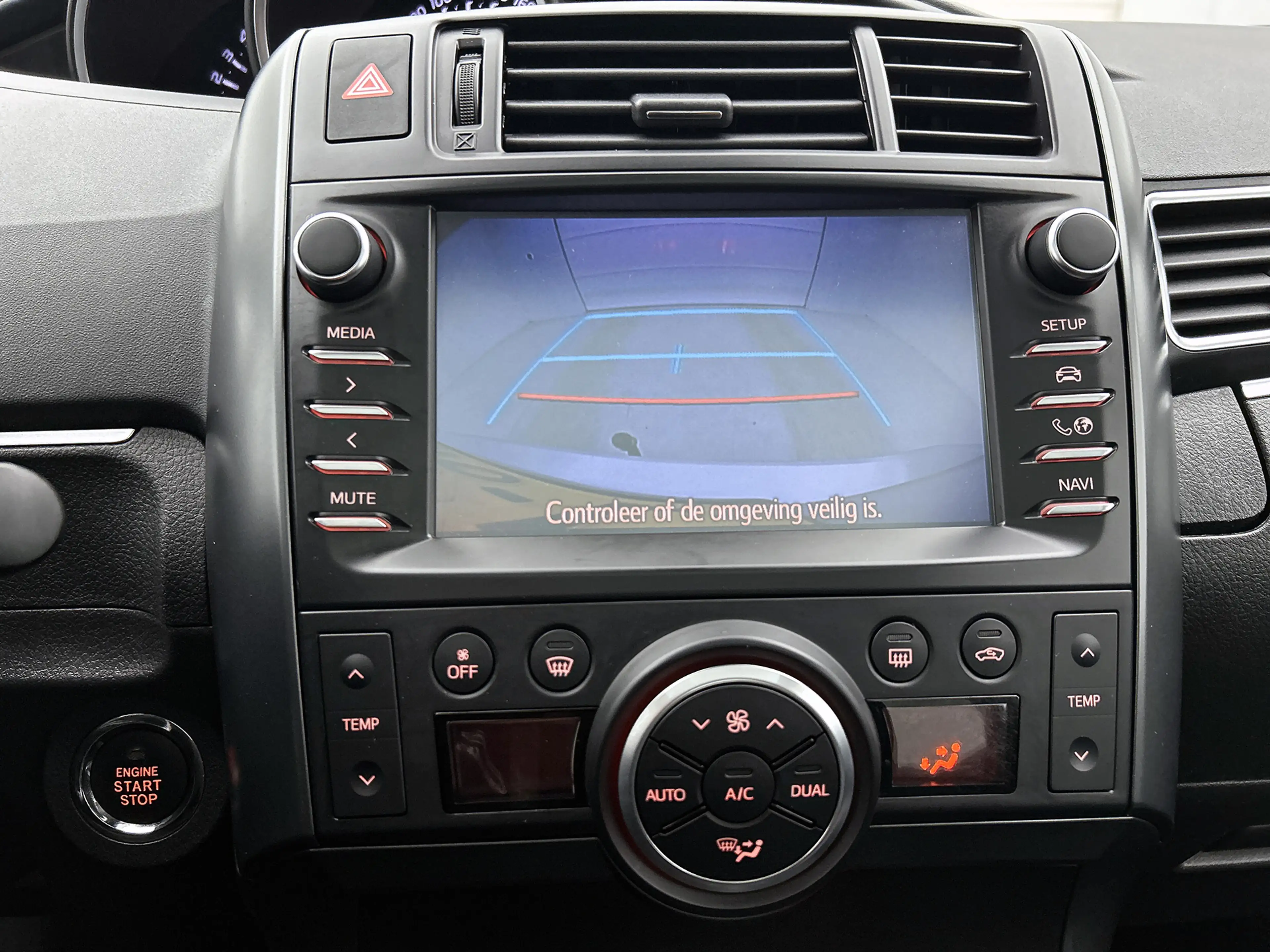 Toyota Verso 1.8 VVT-i SkyView Edition | Panodak | Trekhaak — photo 14