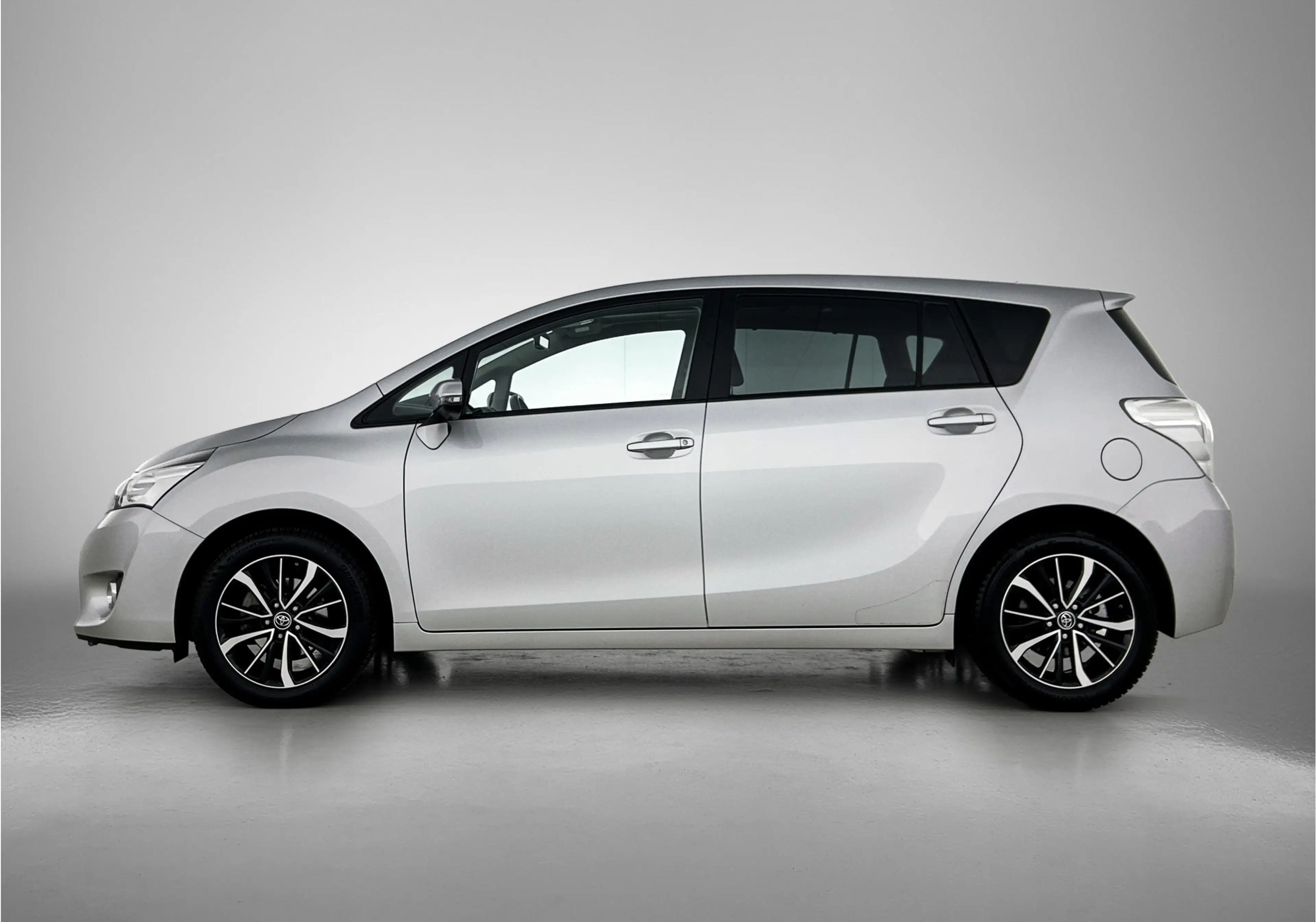 Toyota Verso 1.8 VVT-i SkyView Edition | Panodak | Trekhaak — photo 3