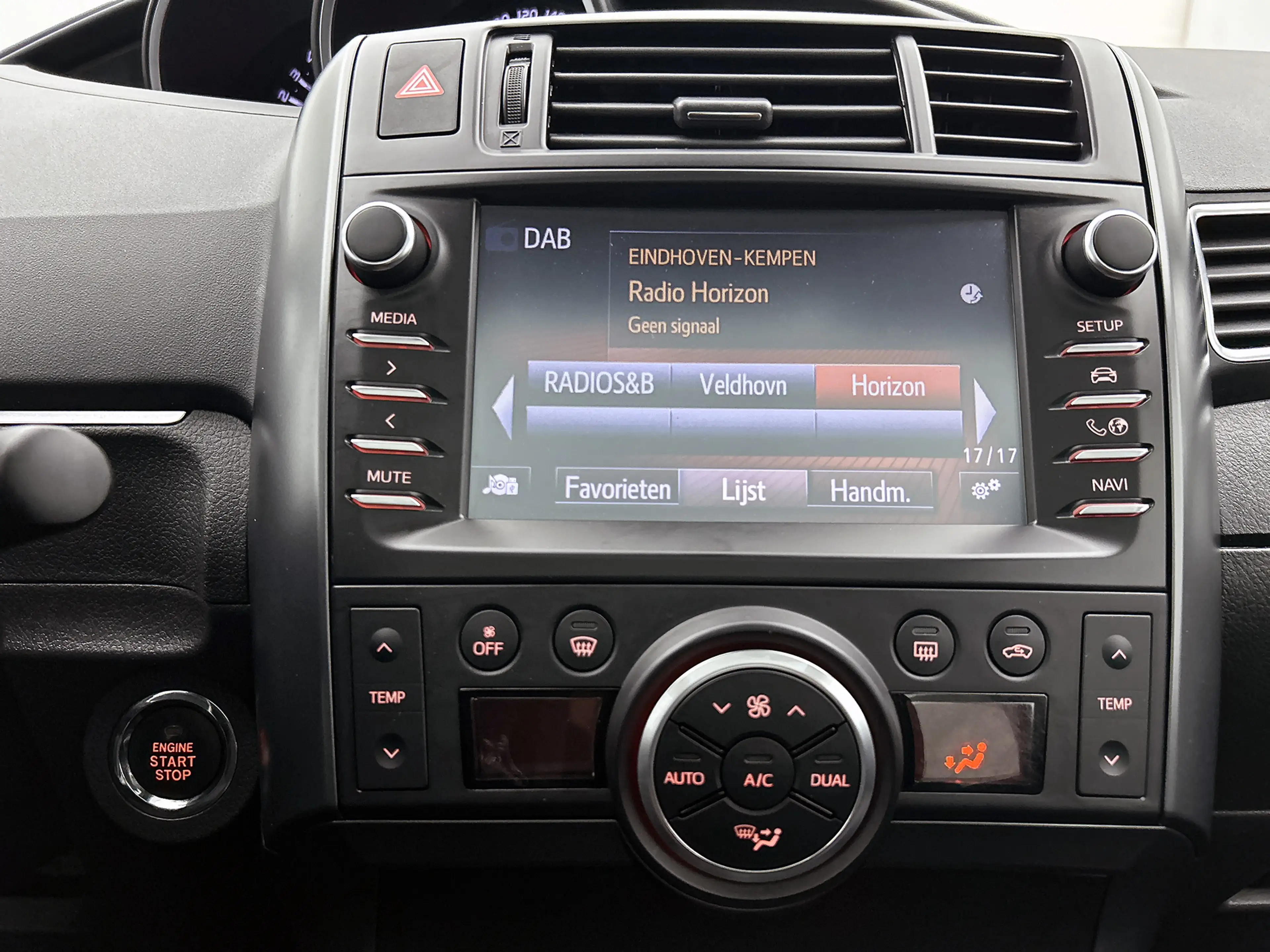 Toyota Verso 1.8 VVT-i SkyView Edition | Panodak | Trekhaak — photo 11
