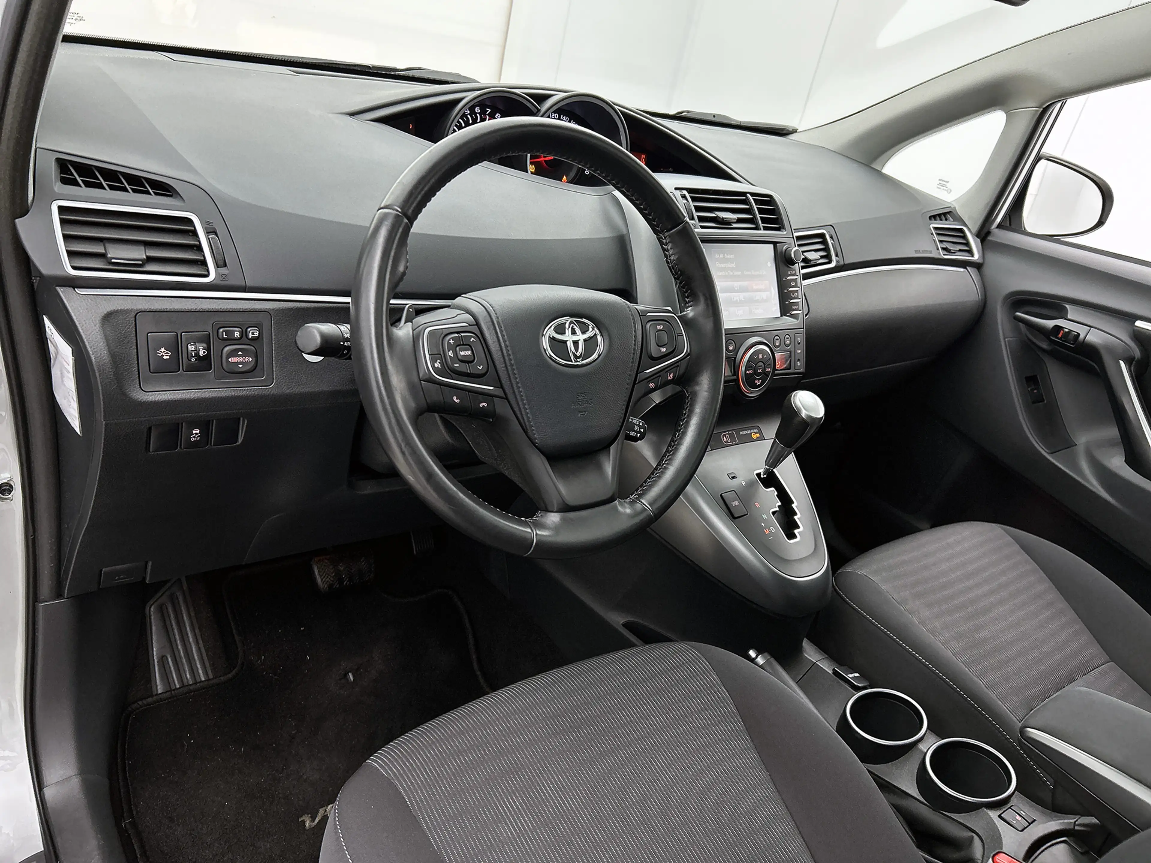 Toyota Verso 1.8 VVT-i SkyView Edition | Panodak | Trekhaak — photo 7