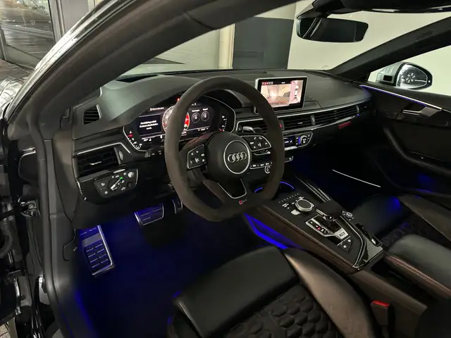 Audi RS5 view 5