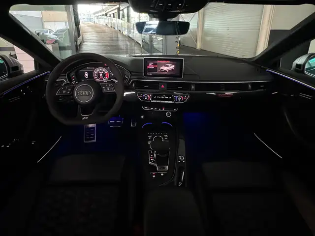 Audi RS5 view 4