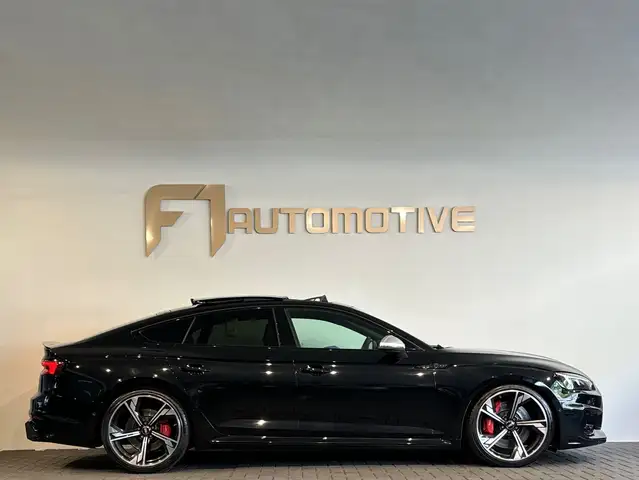 Audi RS5 view 10