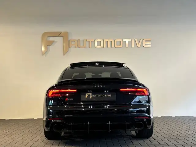 Audi RS5 view 11